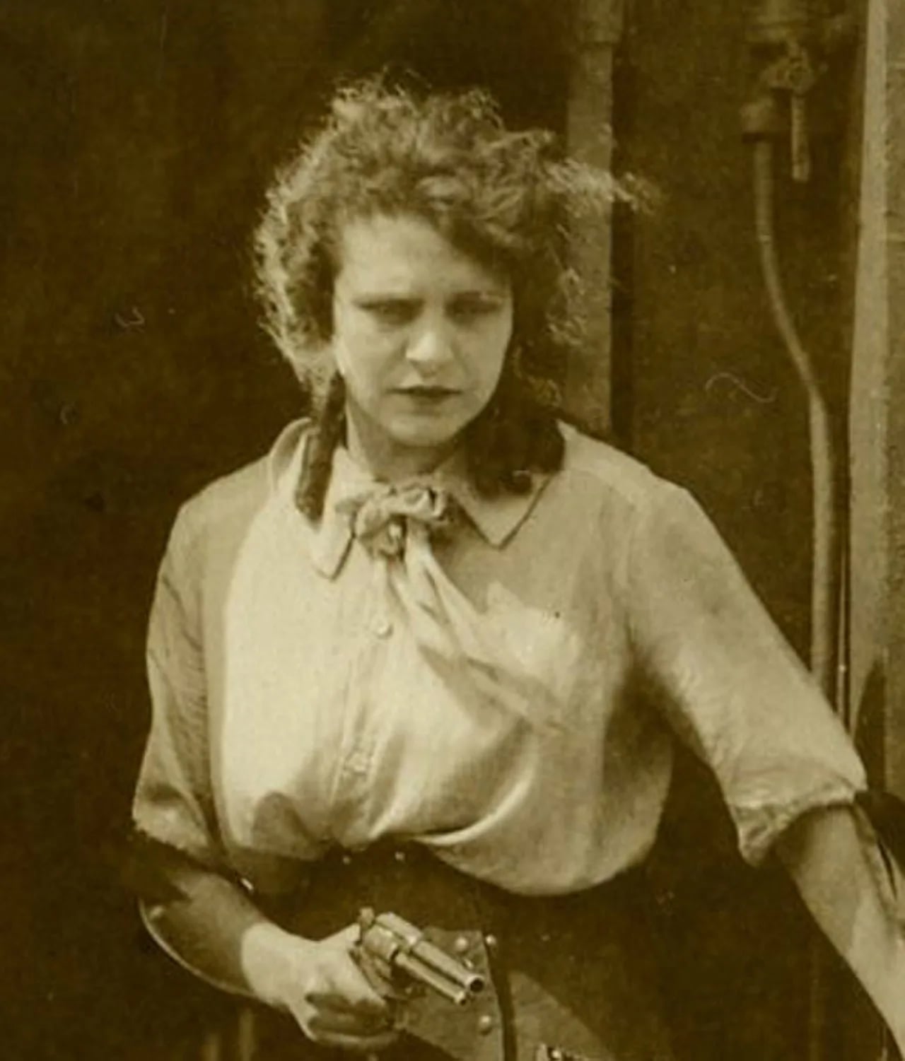 Portrait of Helen Gibson (1892–1977) – memorial page