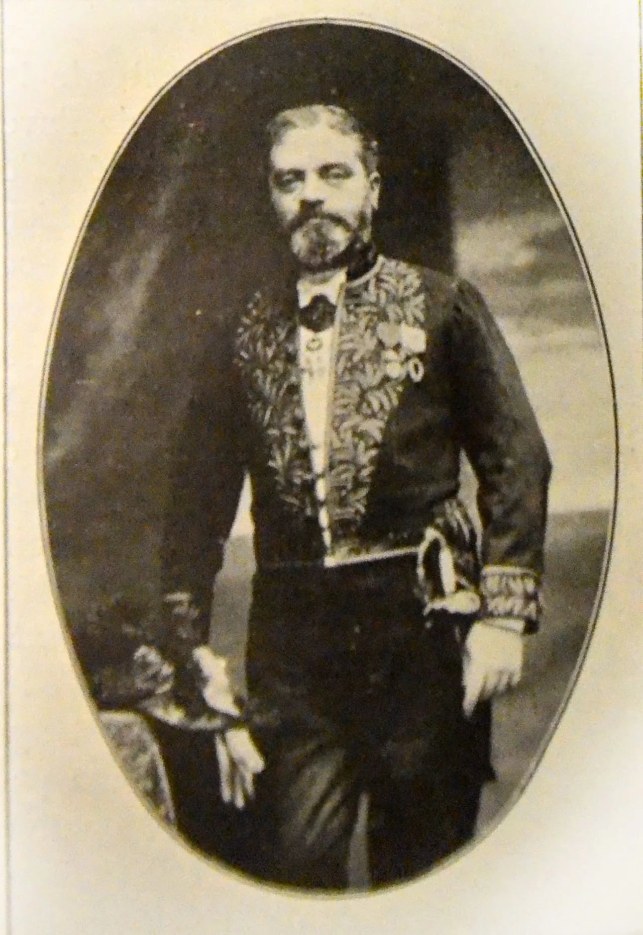 Porträt von Henri-Paul Nénot (1853–1934) – Gedenkseite