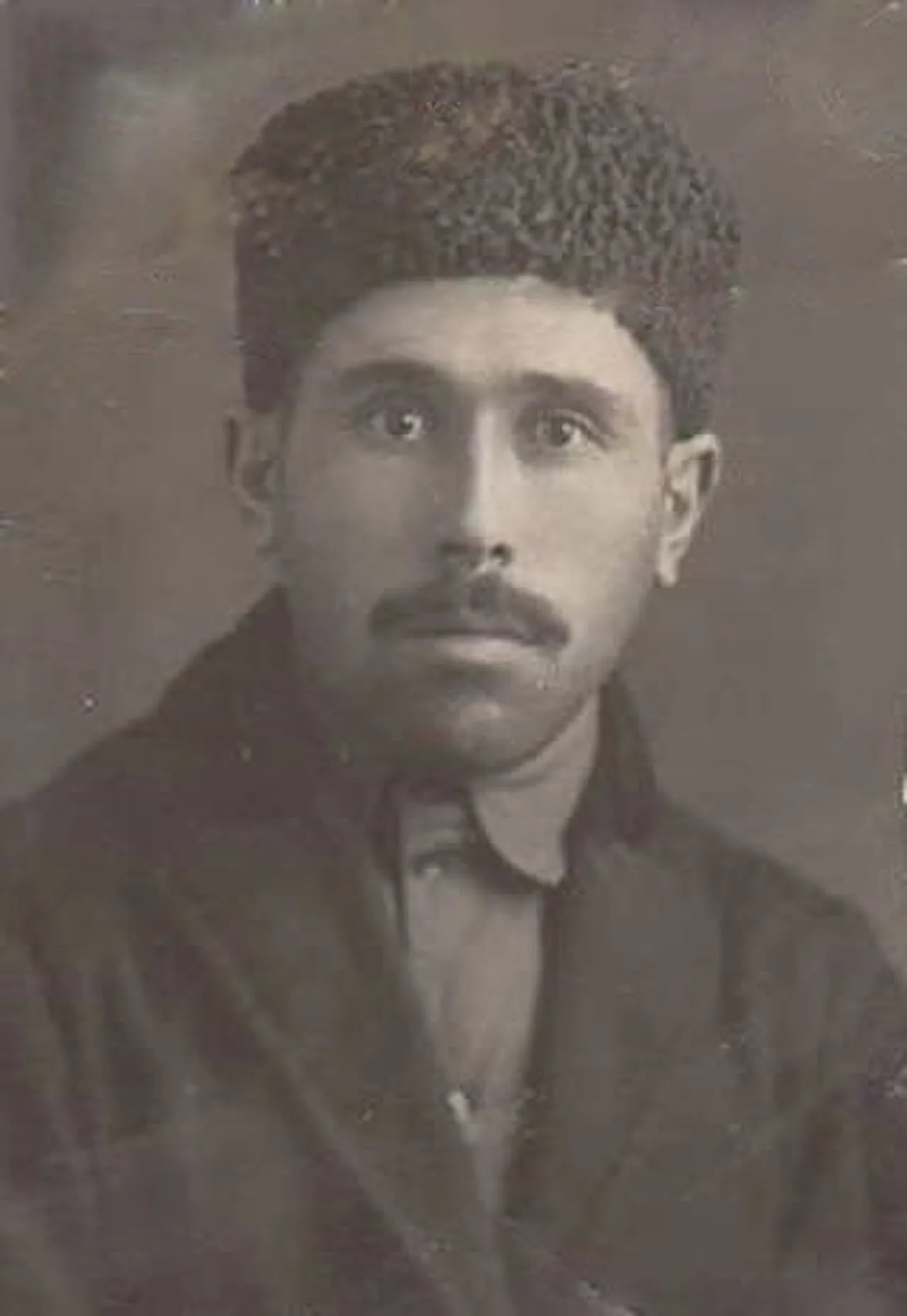 Porträt von Gasim Ismayilov (1885–1922) – Gedenkseite