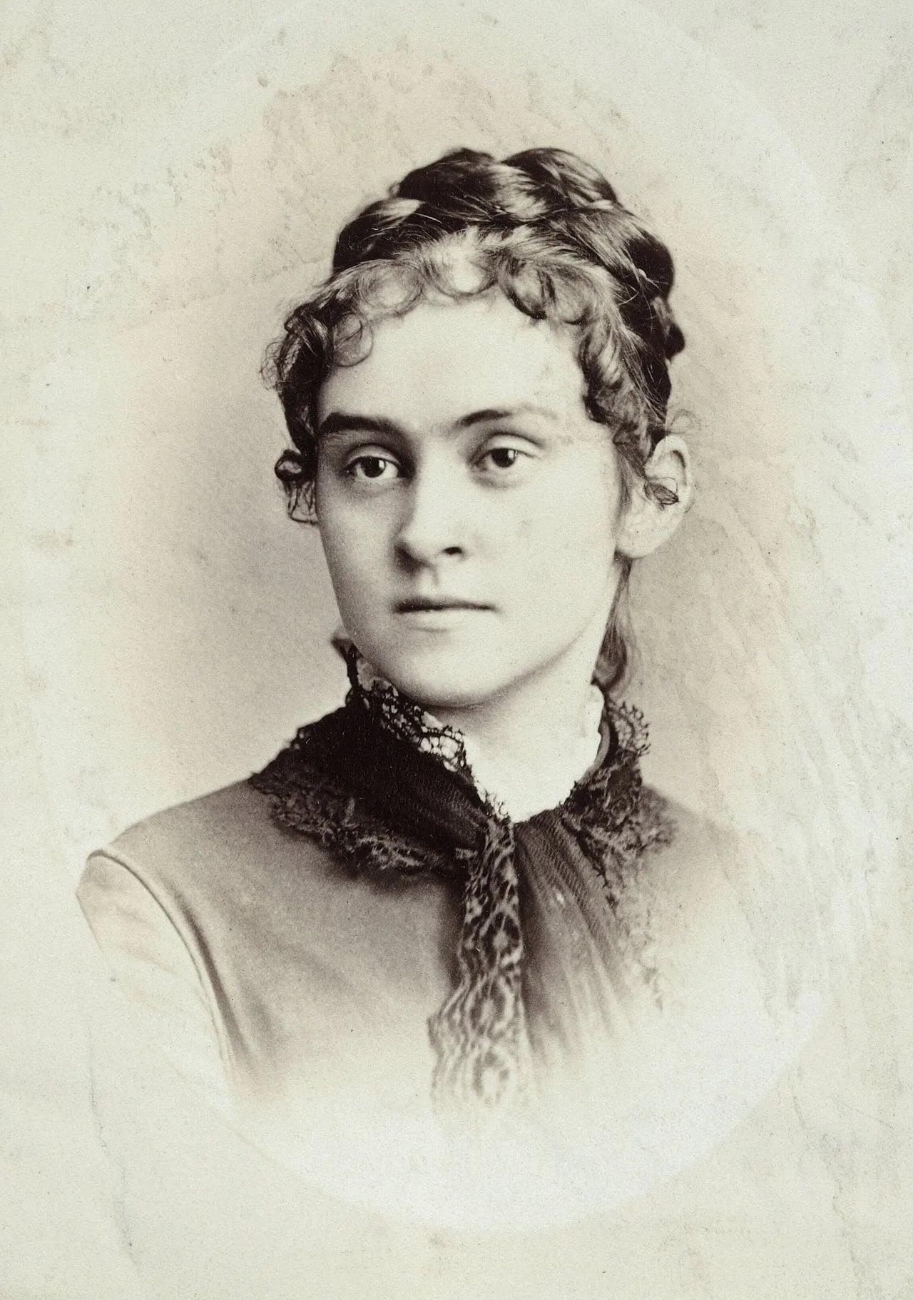 Porträt von Henriette Dessaulles (1860–1946) – Gedenkseite