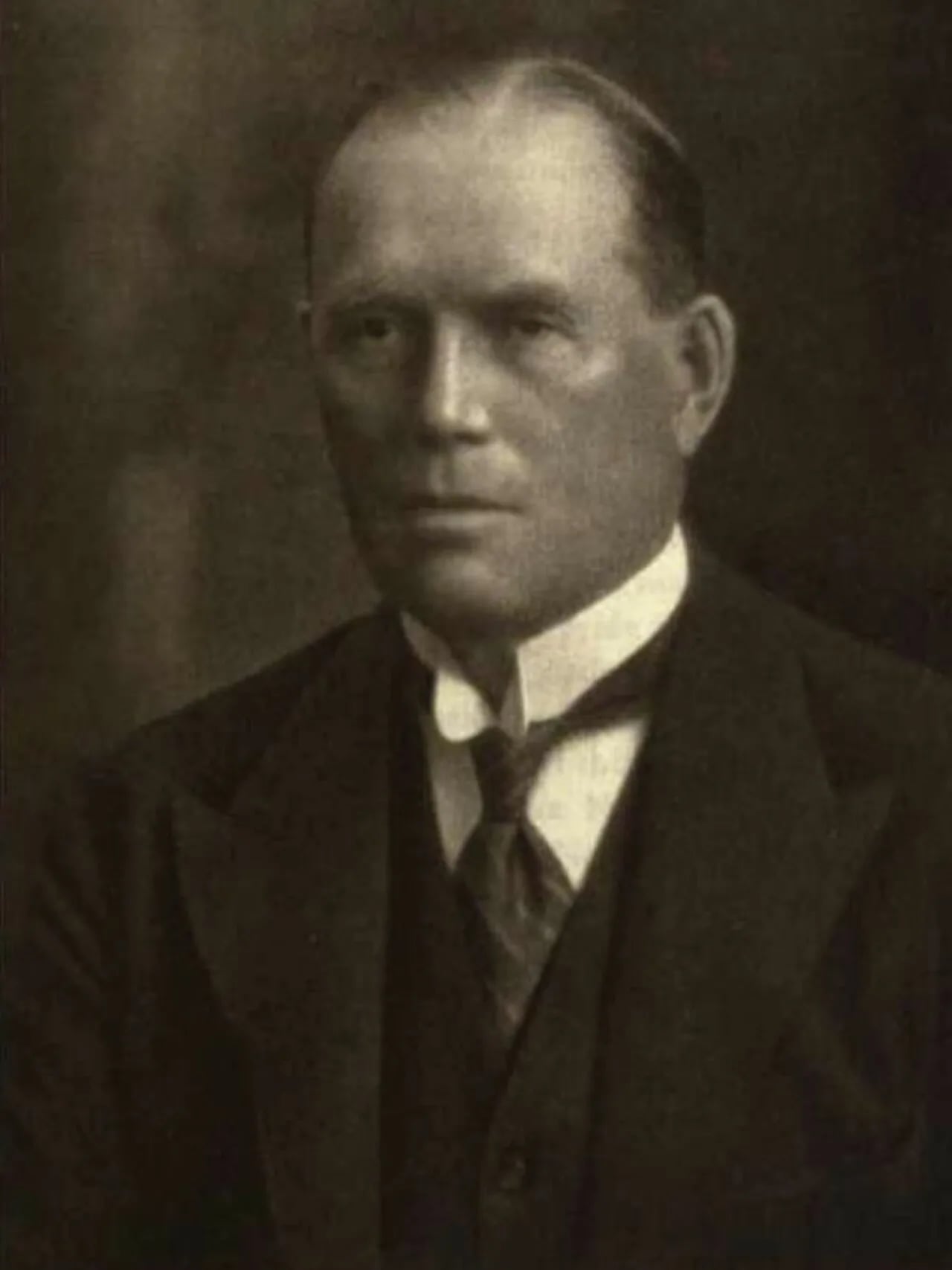 Portrait of Herbert Samuel Holt (1856–1941) – memorial page