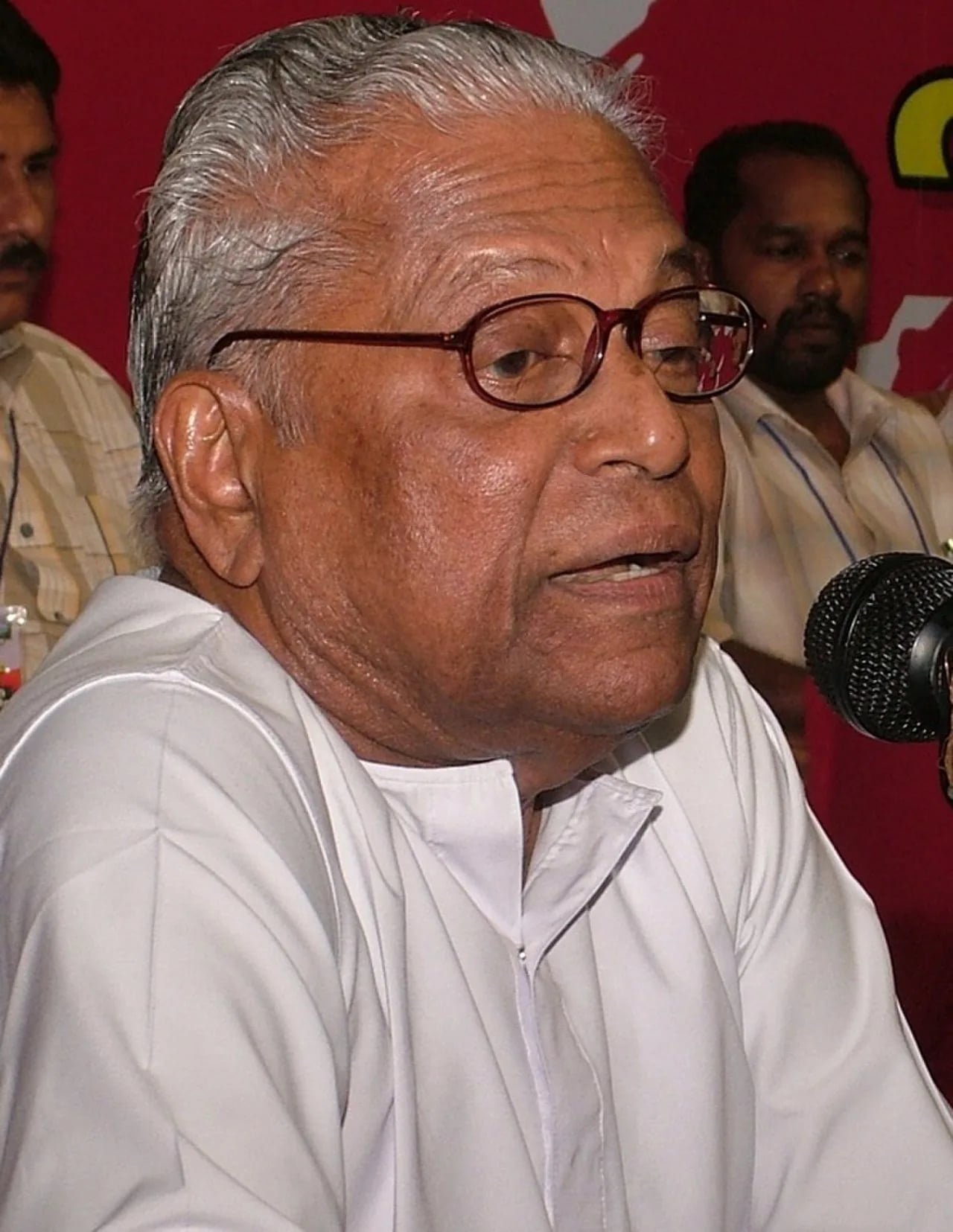 Porträt von V. S. Achuthanandan (1923–2025) – Gedenkseite