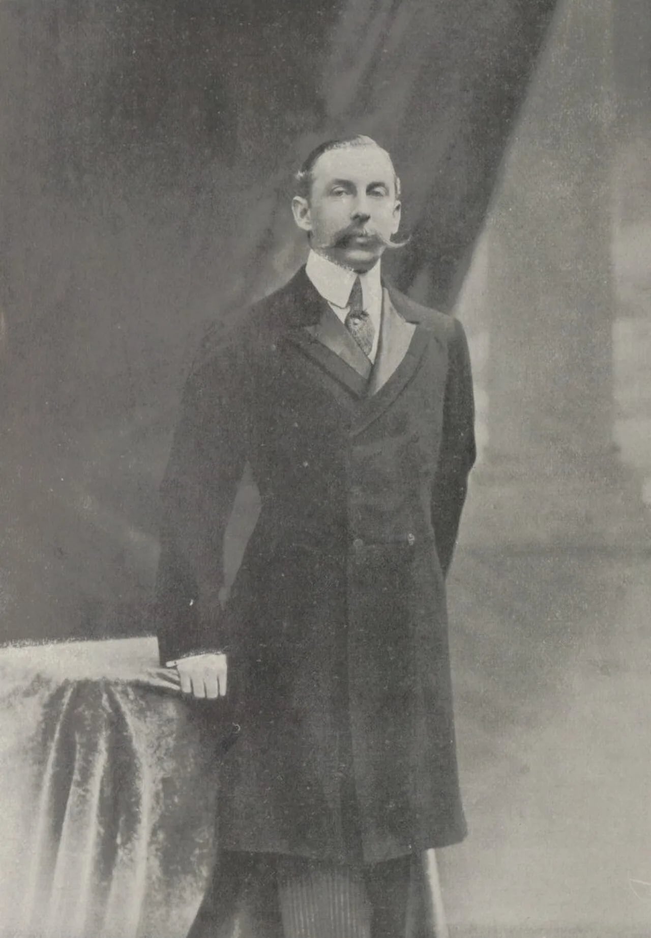 Porträt von Honoré d'Albert de Luynes (1868–1924) – Gedenkseite