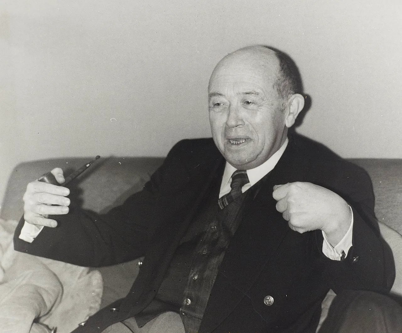 Portrait of Pierre-Jakez Hélias (1914–1995) – memorial page