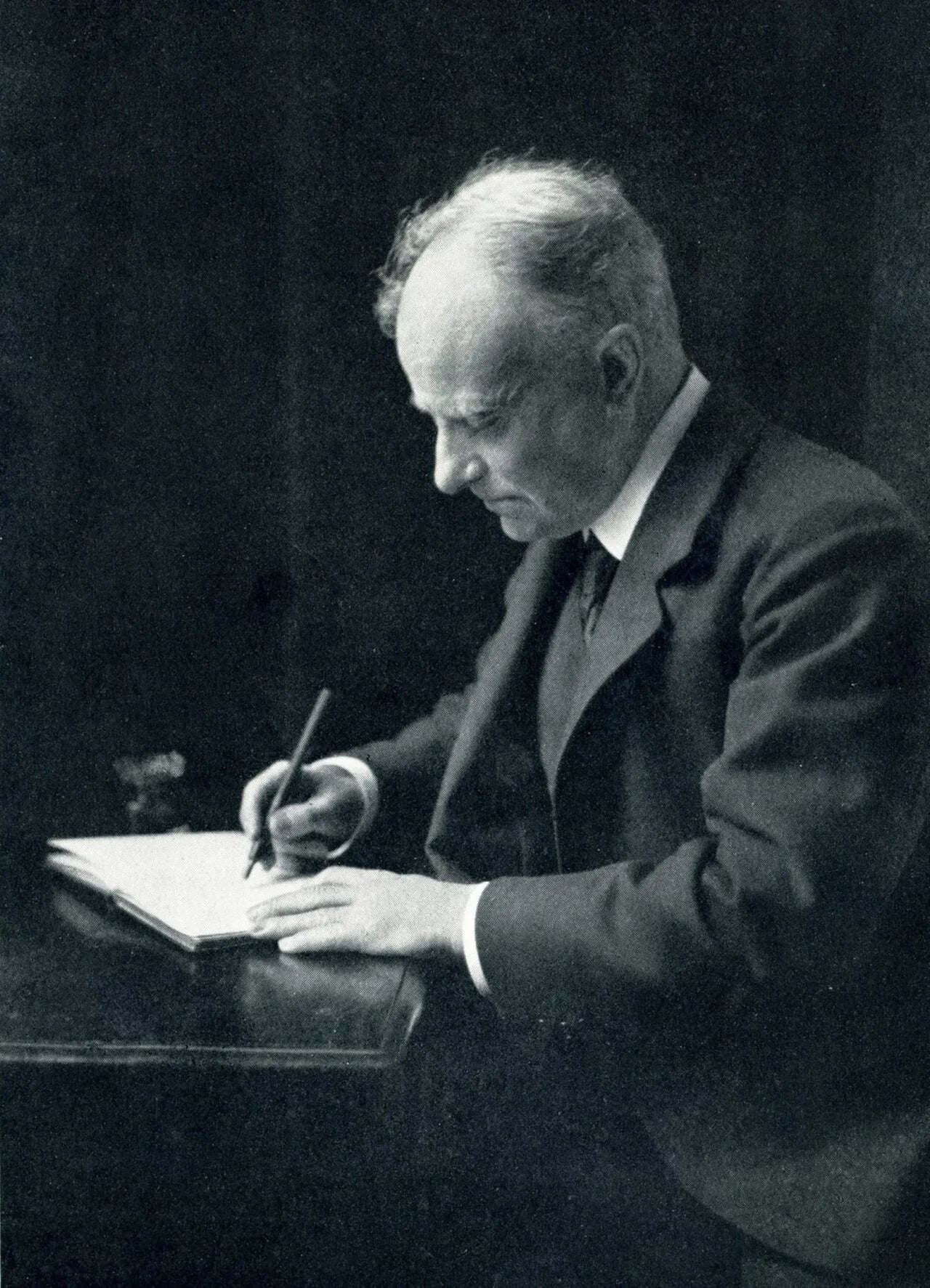 Portrait of Hugh Thomson (1860–1920) – memorial page