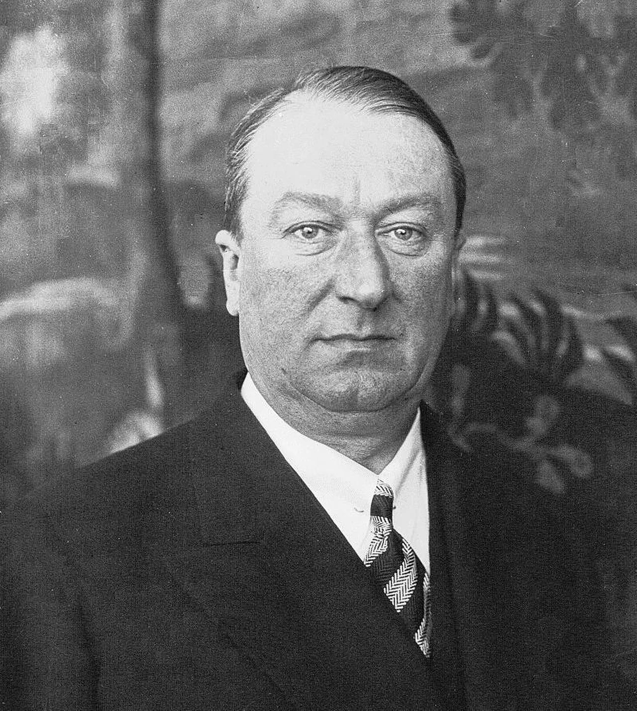 Porträt von Ettore Bugatti (1881–1947) – Gedenkseite