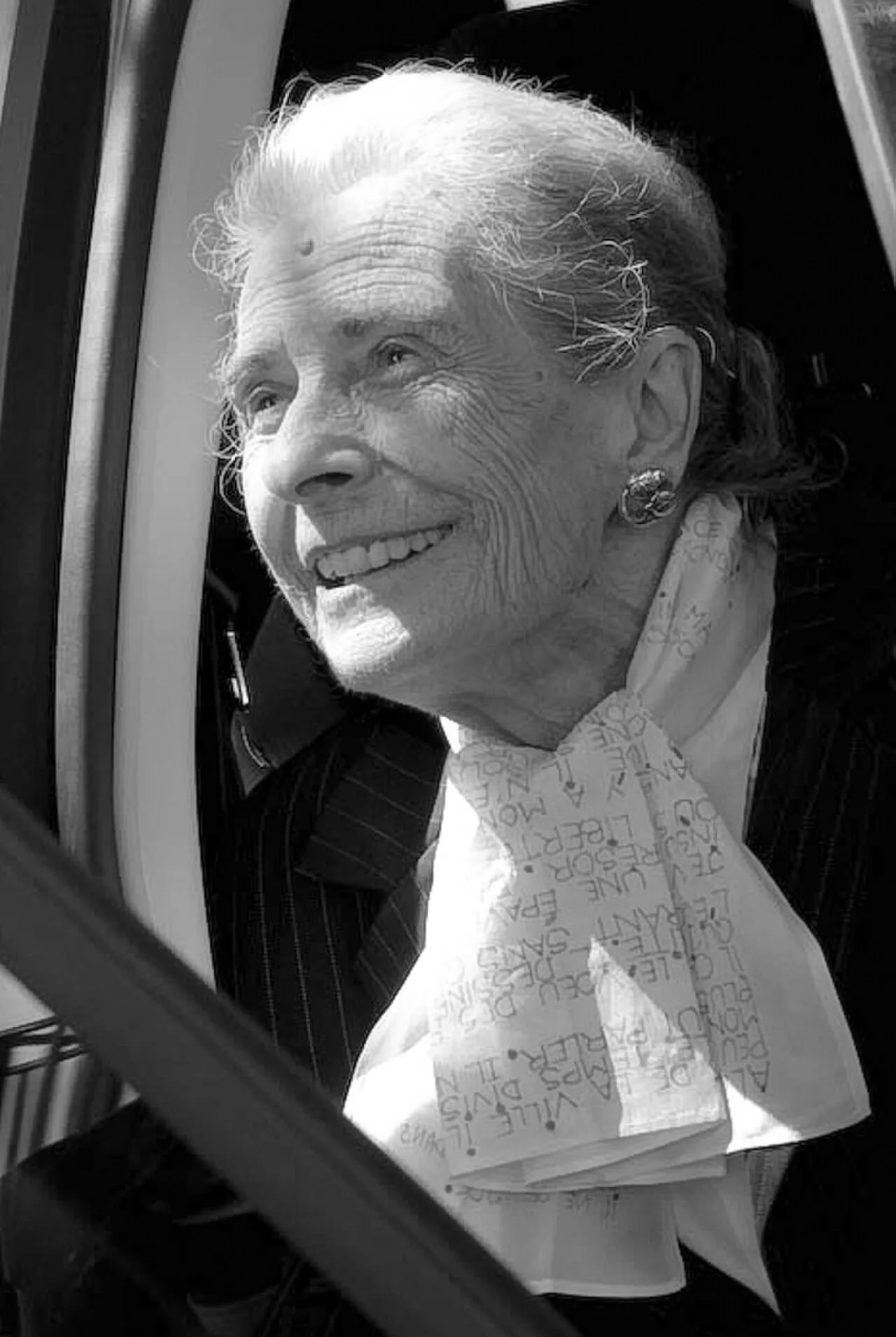 Porträt von Hélène Cadou (1922–2014) – Gedenkseite