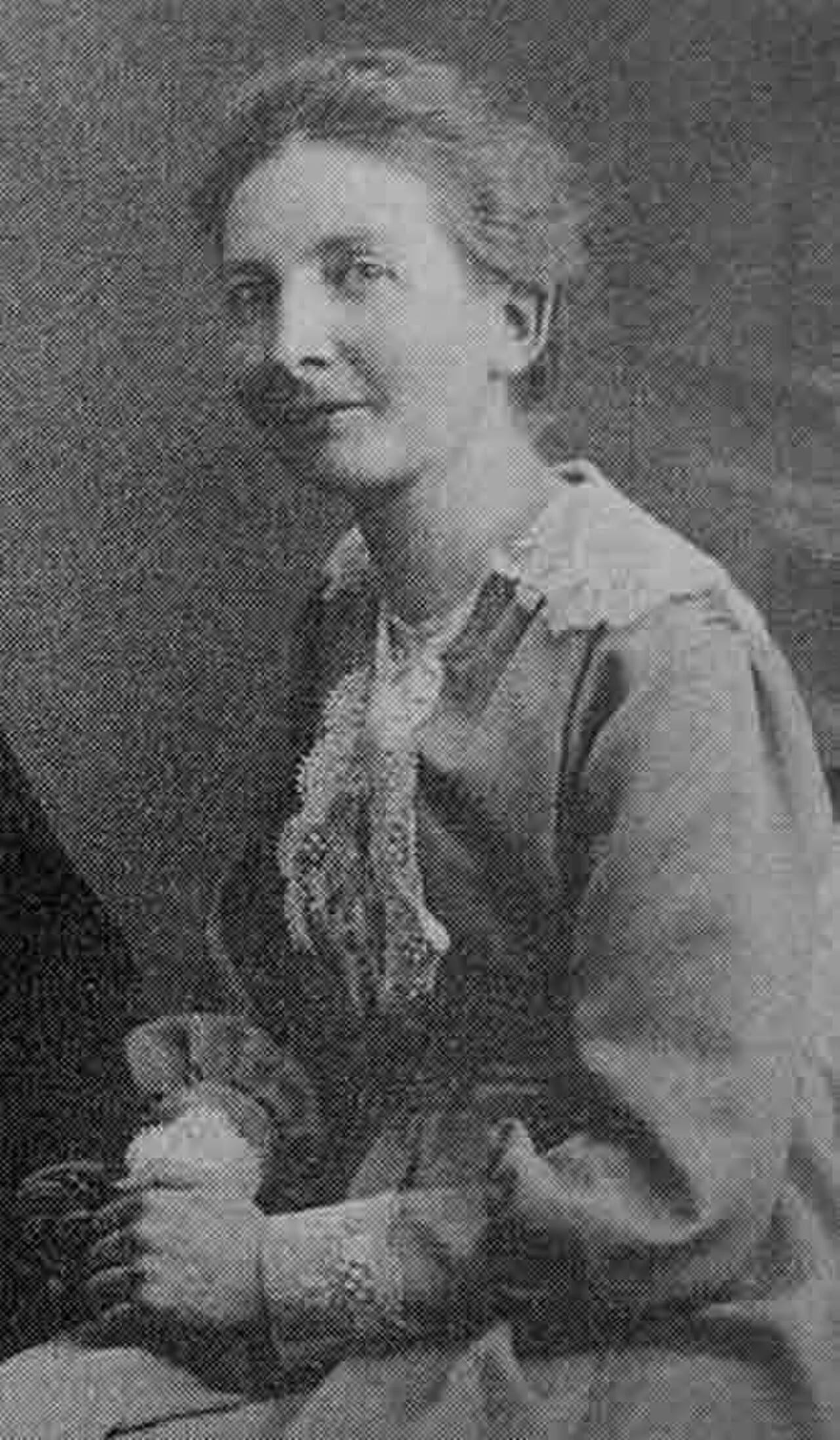Portrait of Hélène Monastier (1882–1976) – memorial page