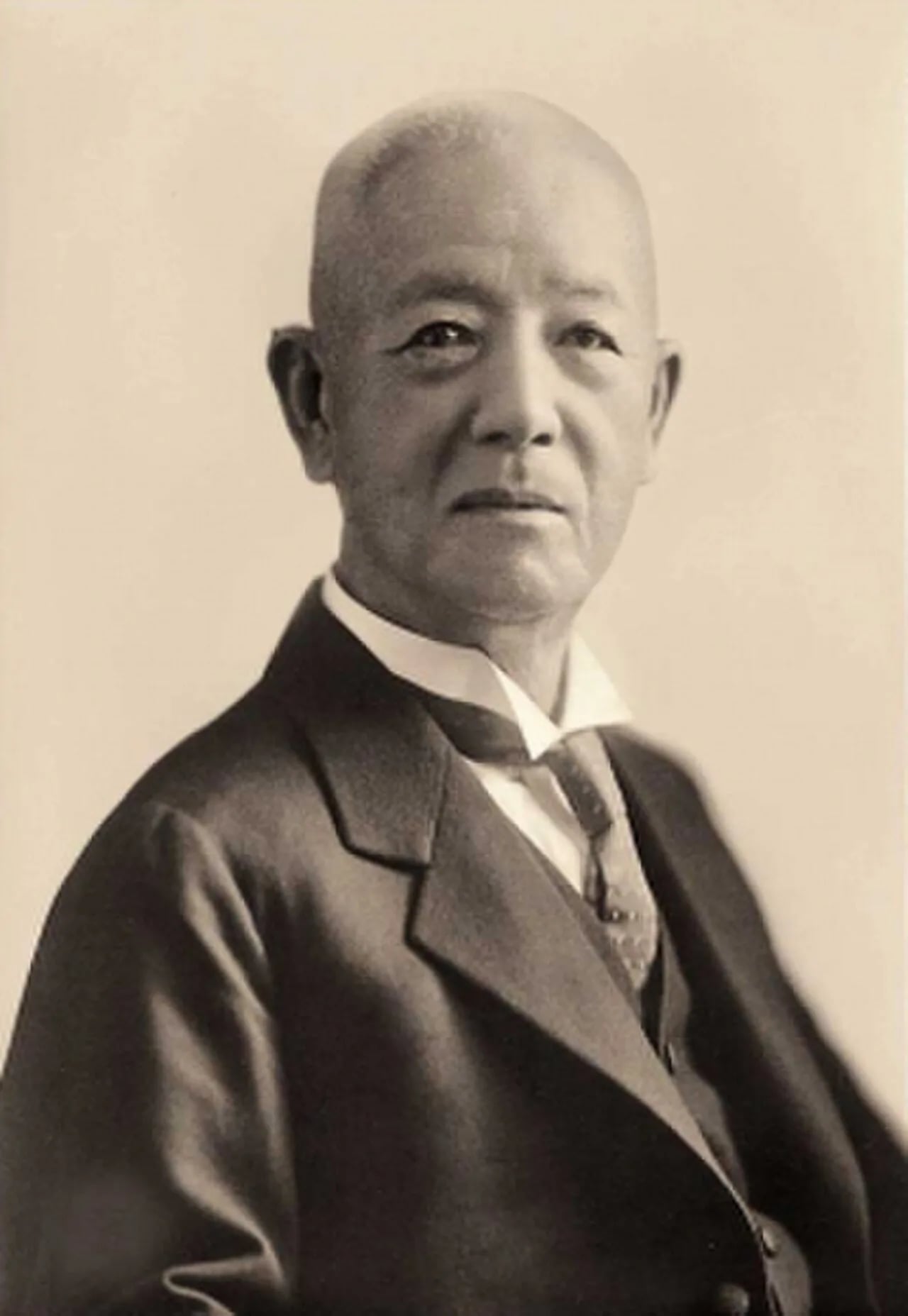Portrait of Kunihiko Iwadare (1857–1941) – memorial page