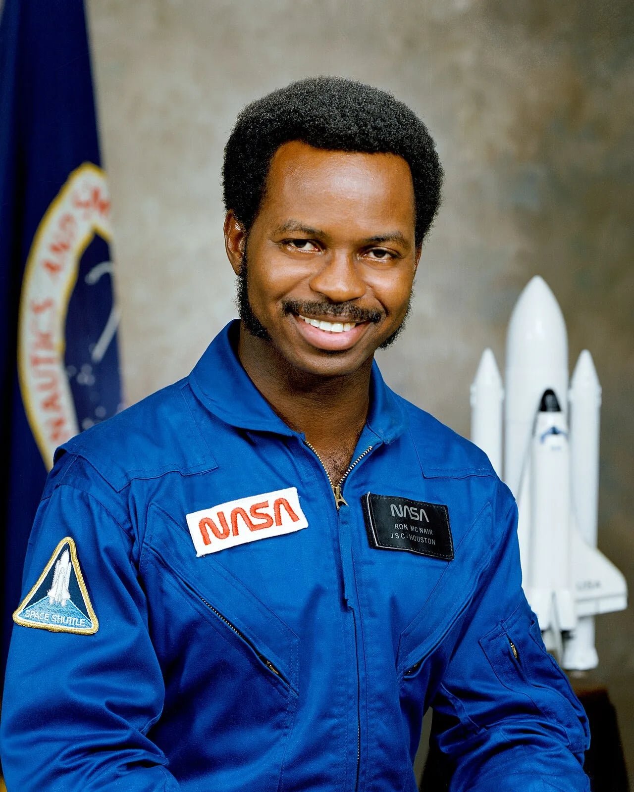 Portrait of Ronald McNair (1950–1986) – memorial page