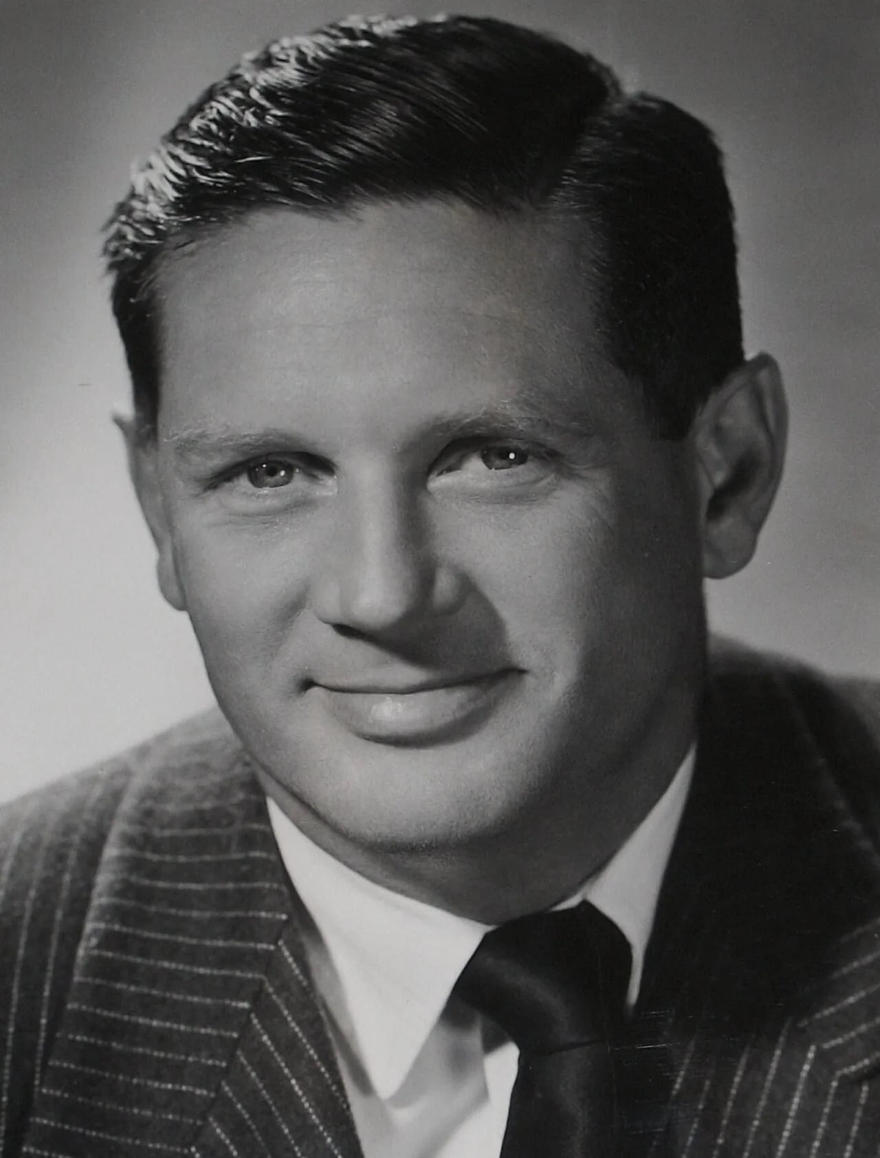 Portrait of Niven Busch (1903–1991) – memorial page