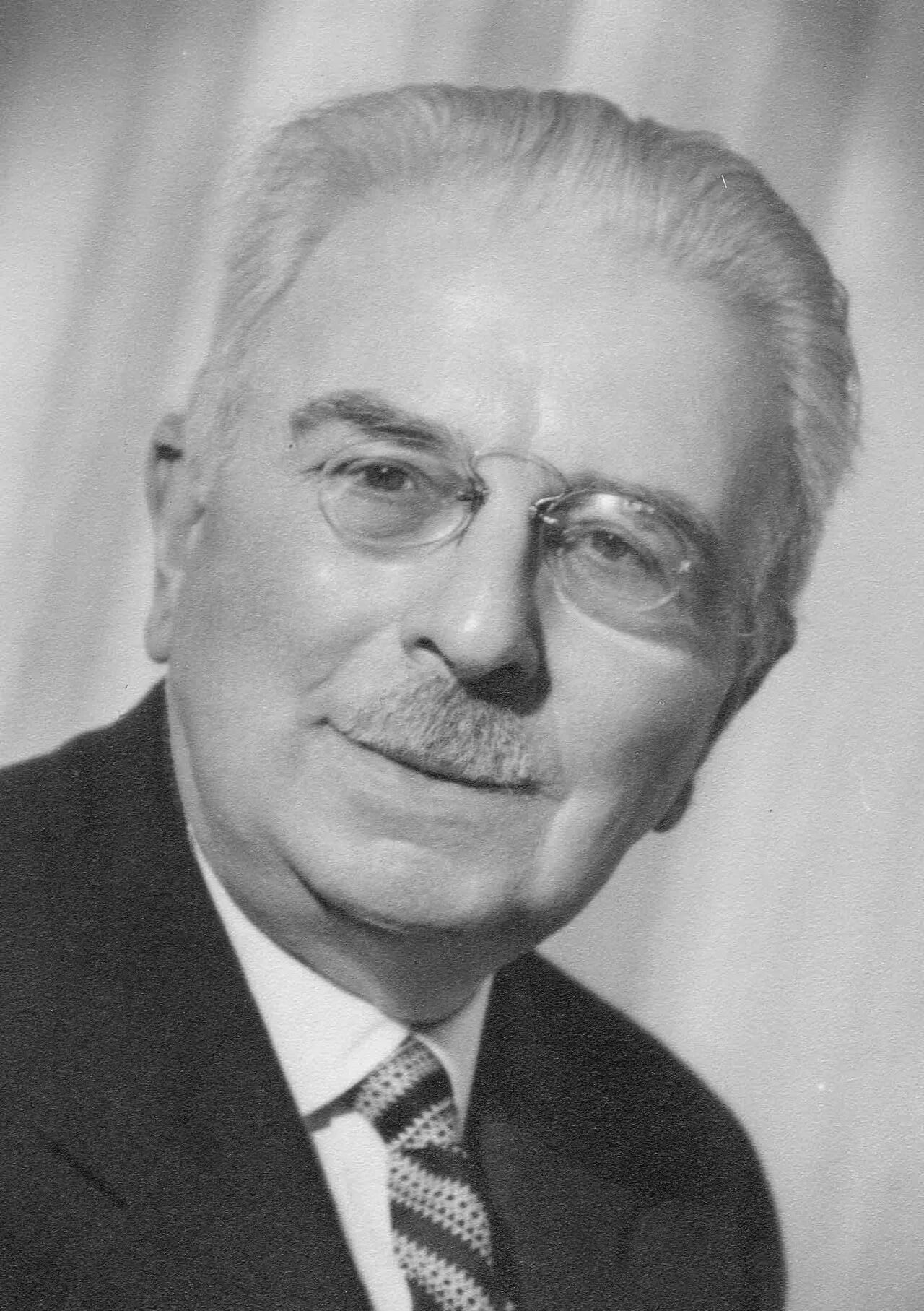 Portrait of Jean Adigard des Gautries (1889–1974) – memorial page