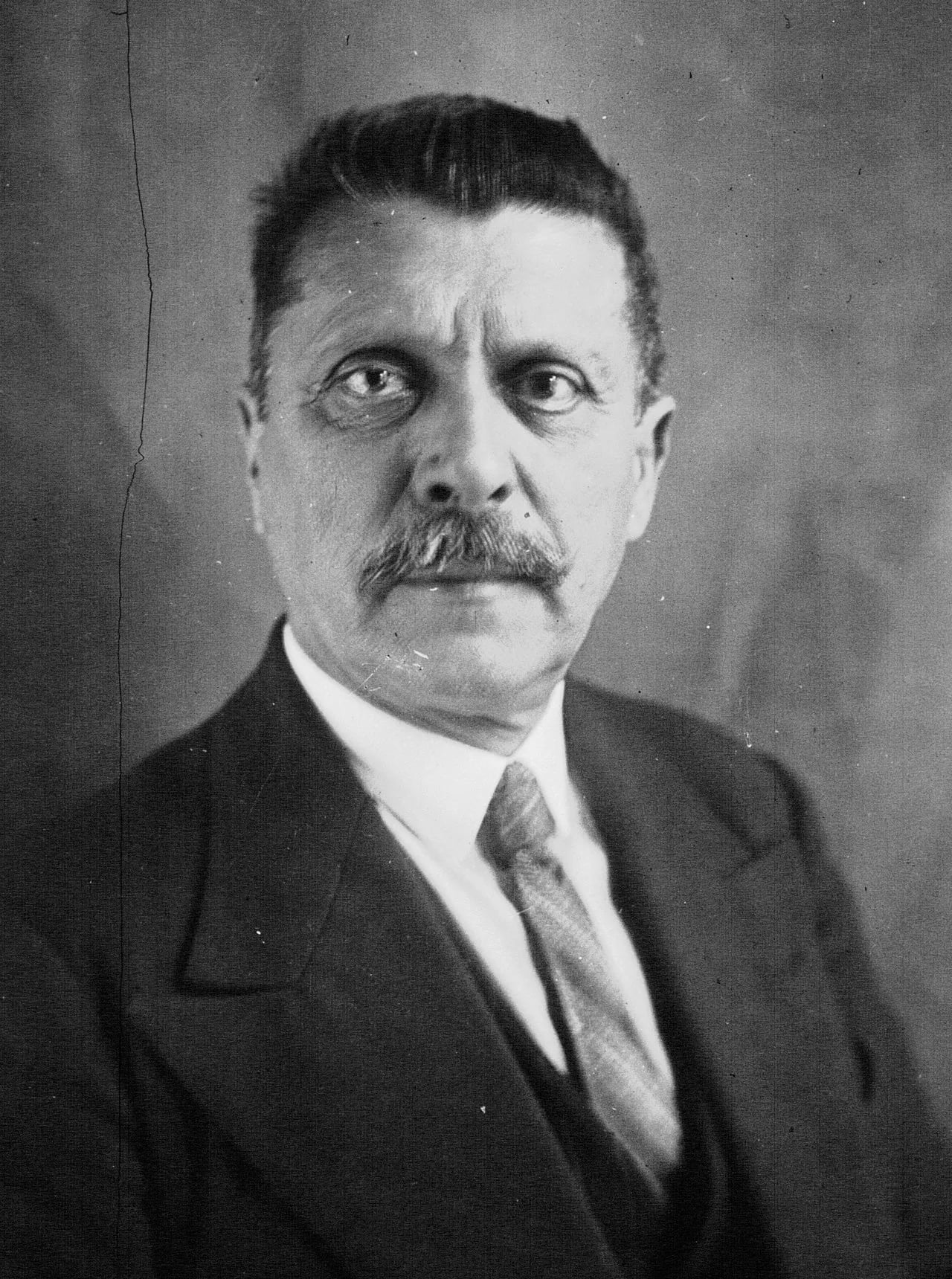 Portrait of Jean Garchery (1872–1957) – memorial page