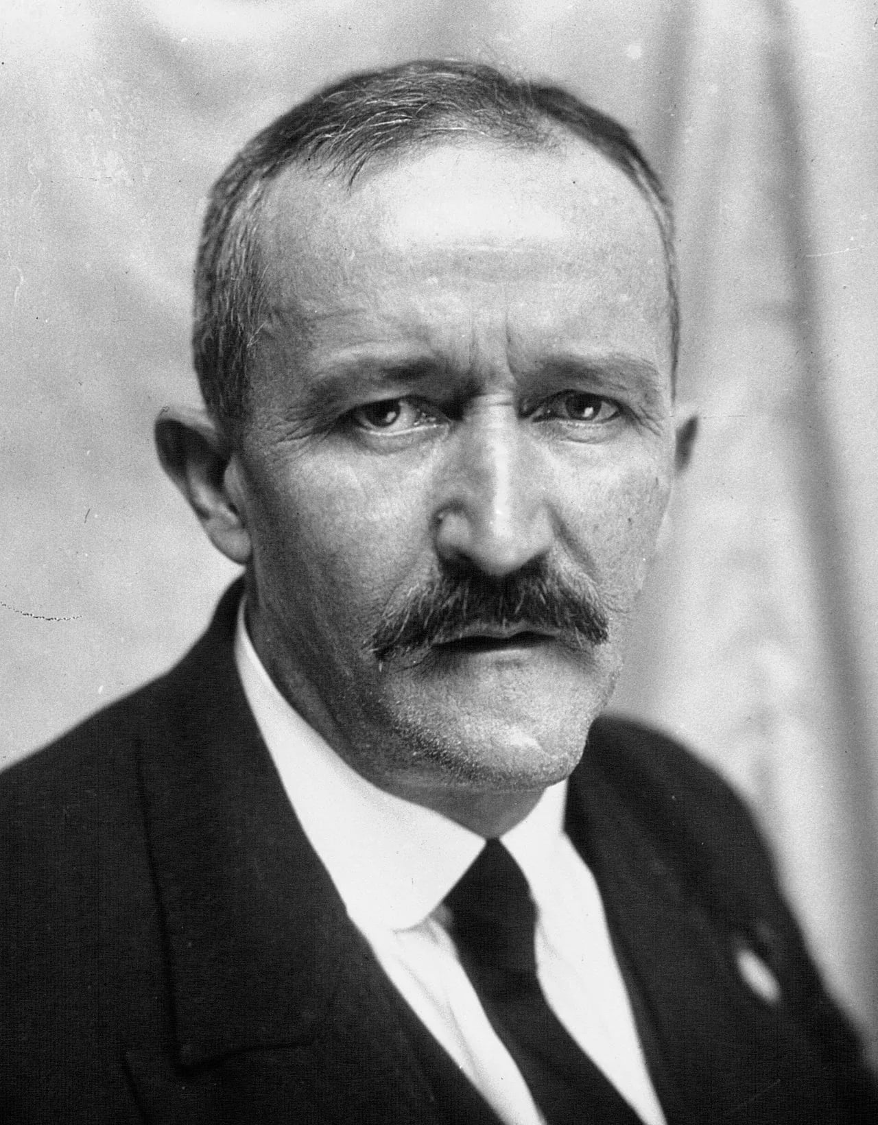 Porträt von Jean Laville (1880–1938) – Gedenkseite