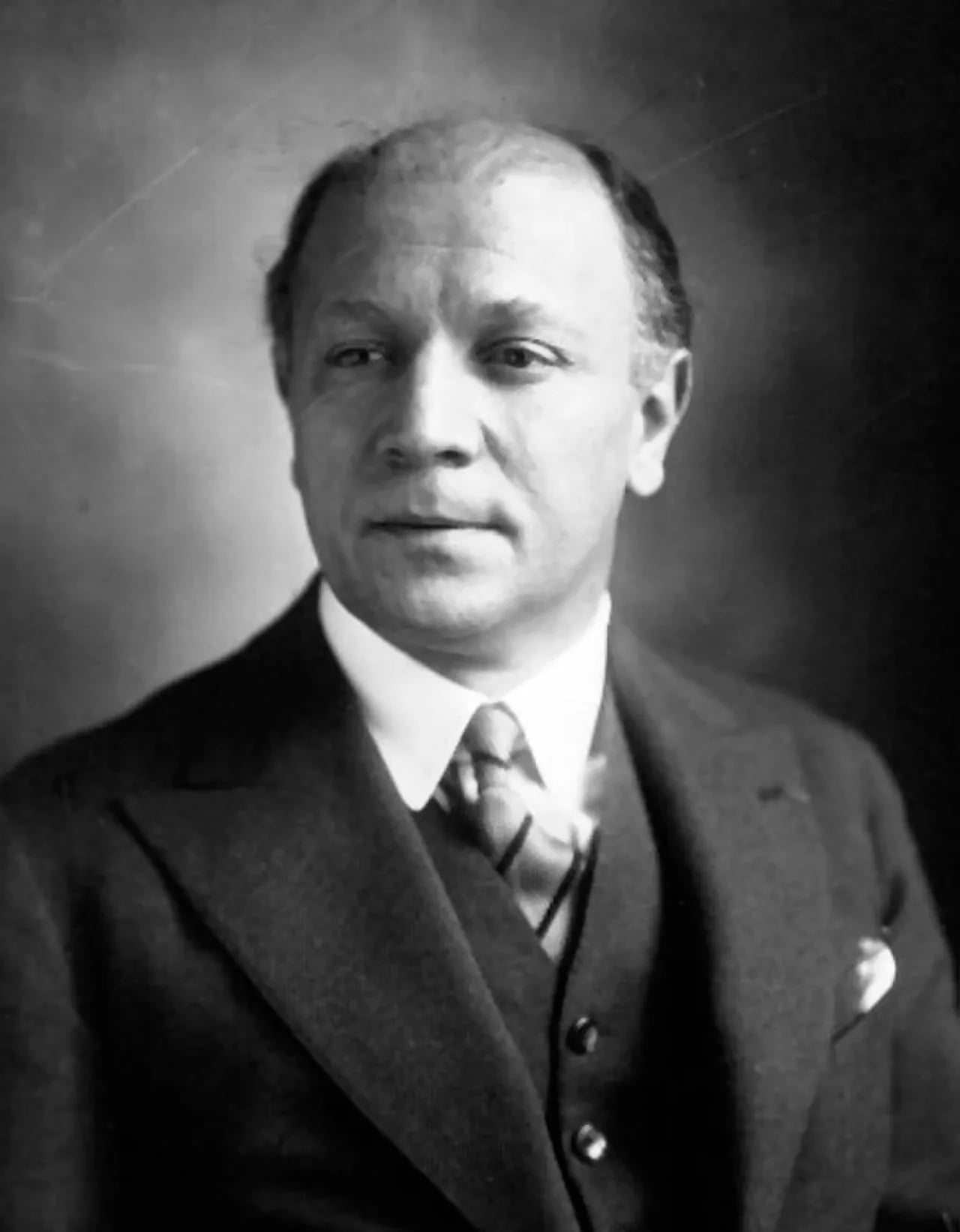 Portrait of Jean Ossola (1881–1932) – memorial page
