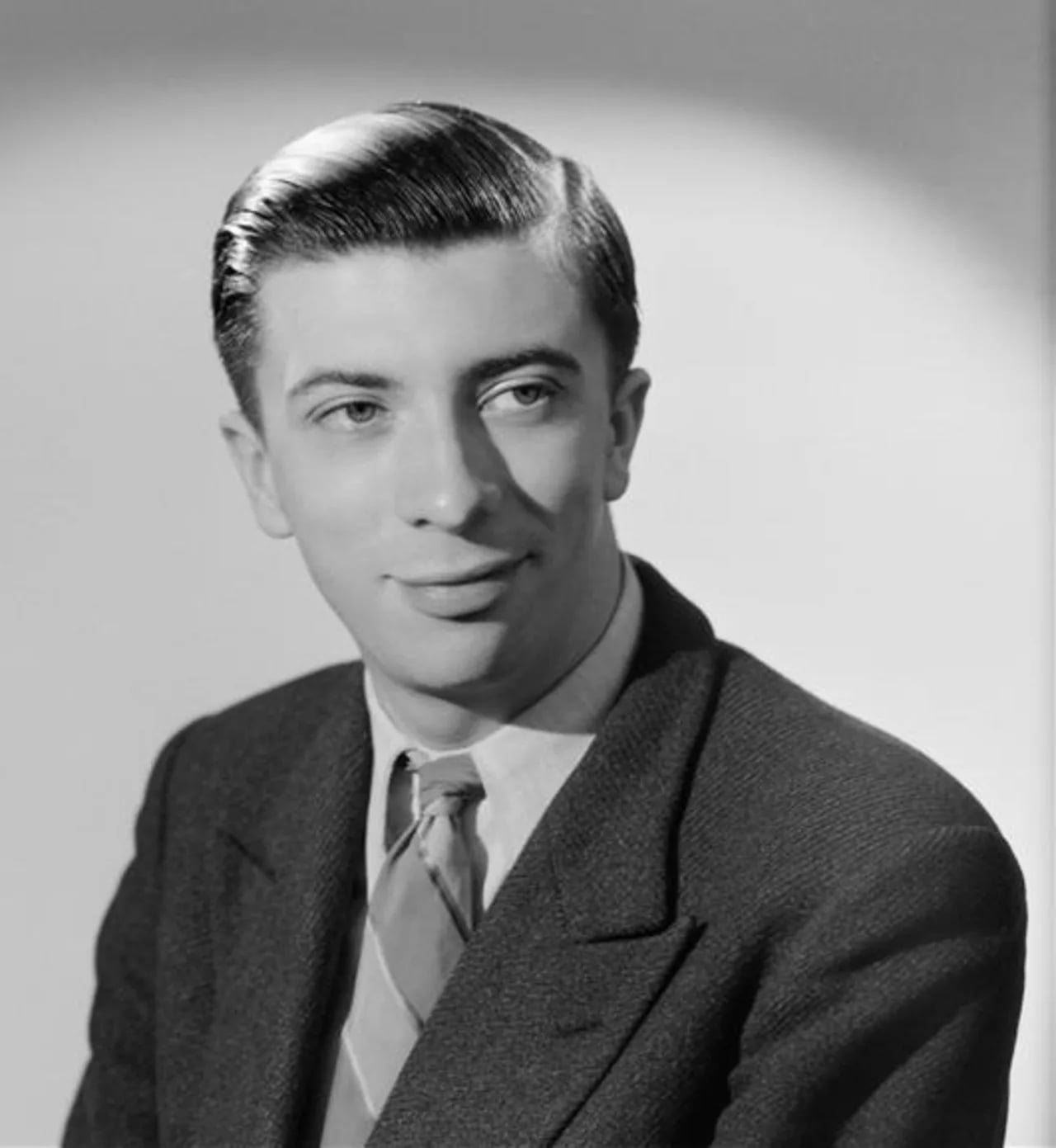 Portrait of Jean Parédès (1914–1998) – memorial page