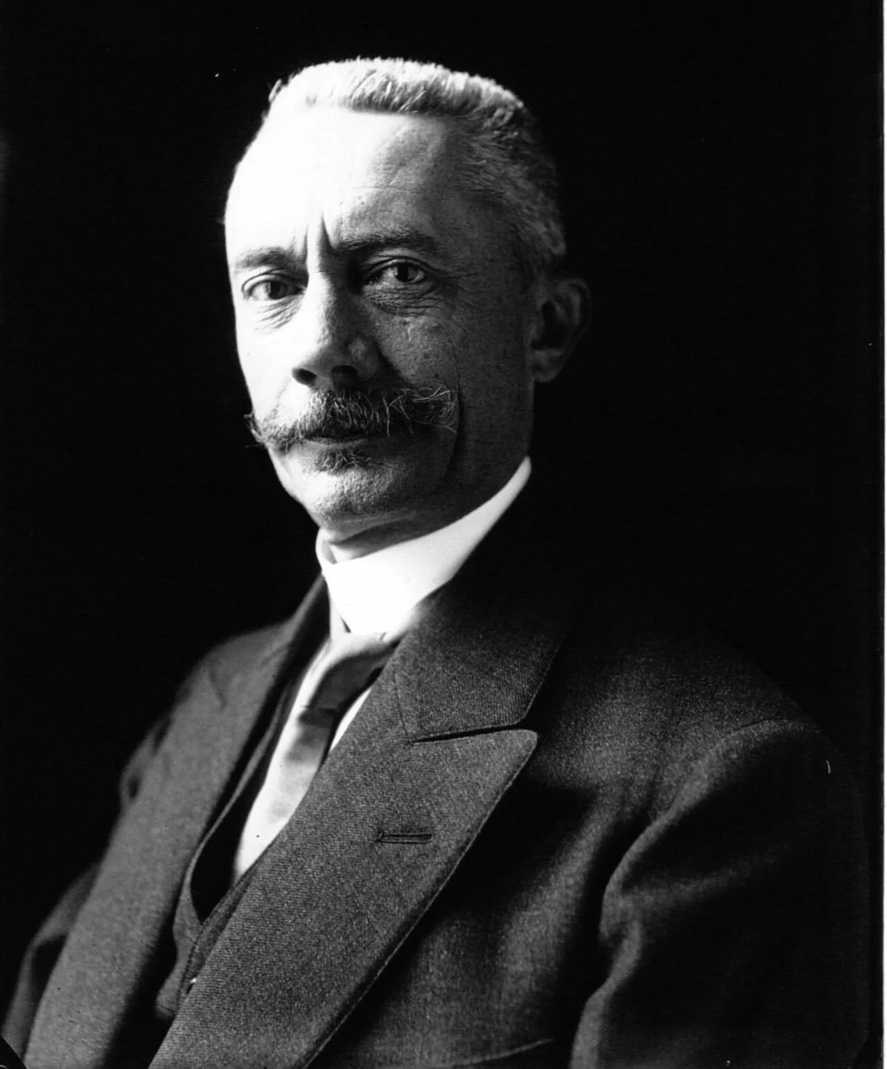 Porträt von Jean Plichon (1863–1936) – Gedenkseite