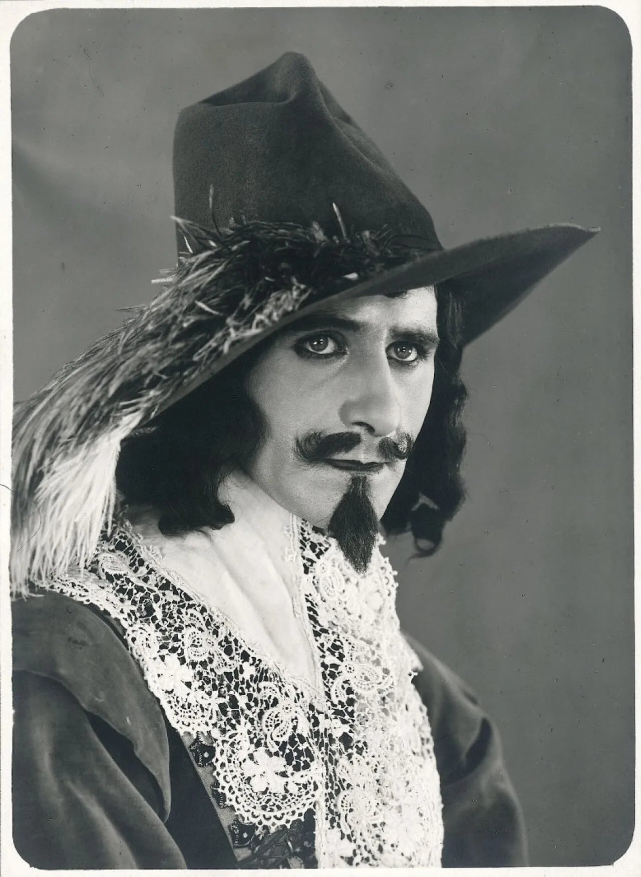 Porträt von Jean Yonnel (1891–1968) – Gedenkseite
