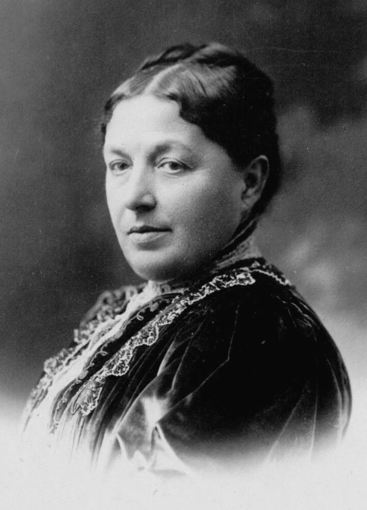 Portrait of Jeanne Fallières (1849–1939) – memorial page