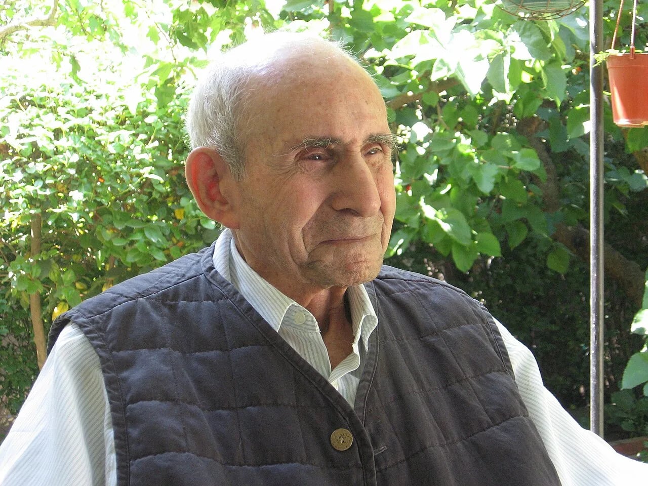 Portrait of Ömer Lütfi Akad (1916–2011) – memorial page