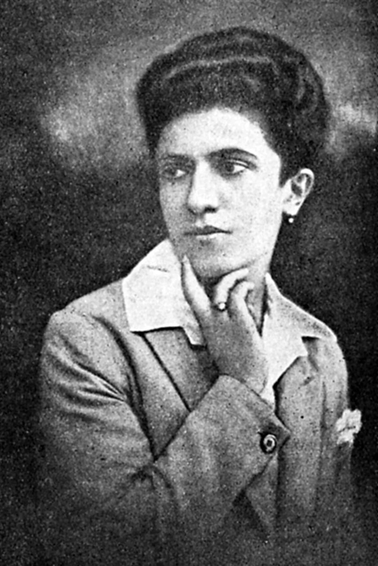 Portrait of Mara Bunewa (1902–1928) – memorial page