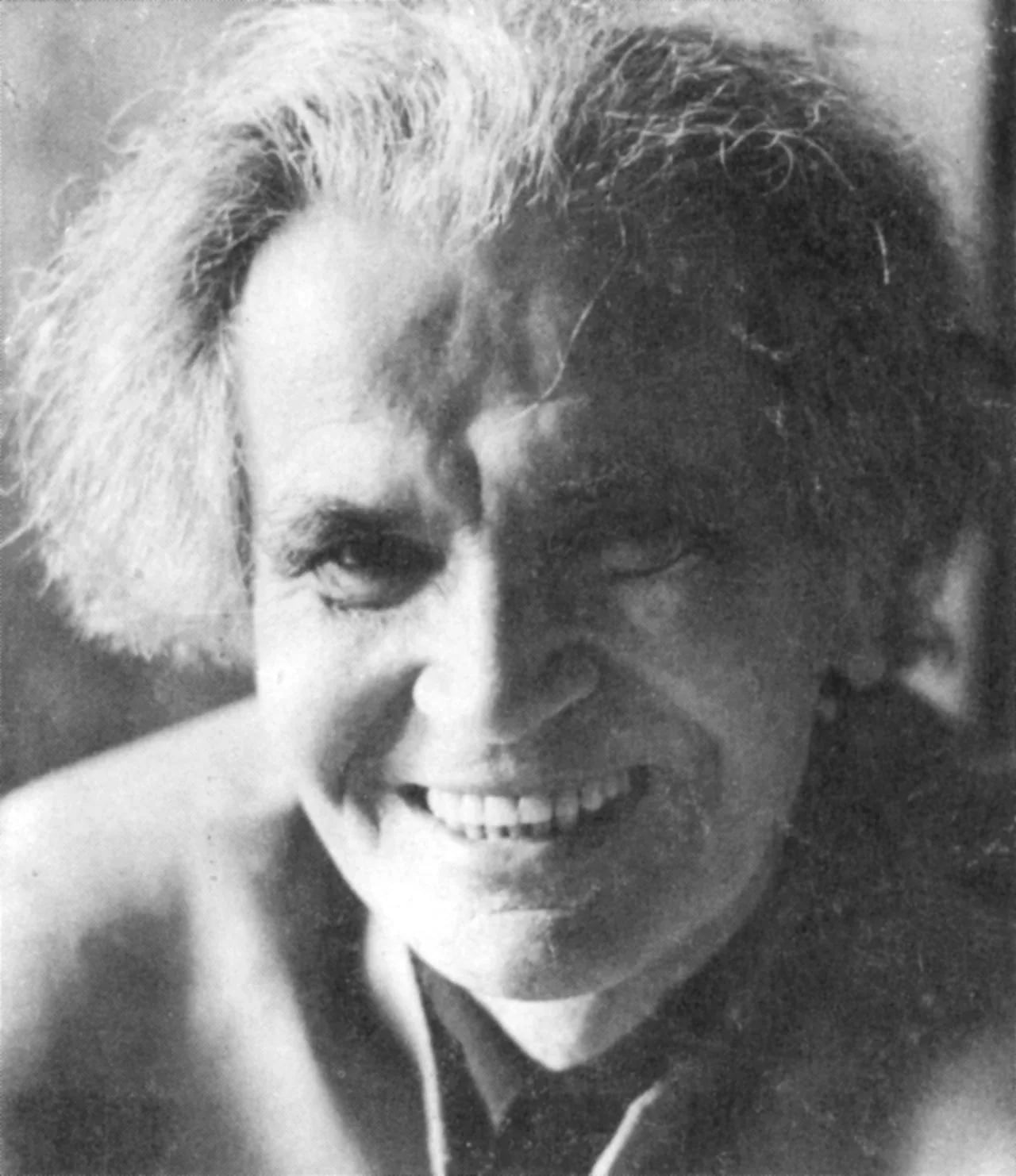 Portrait of Jerzy Pietrkiewicz (1916–2007) – memorial page