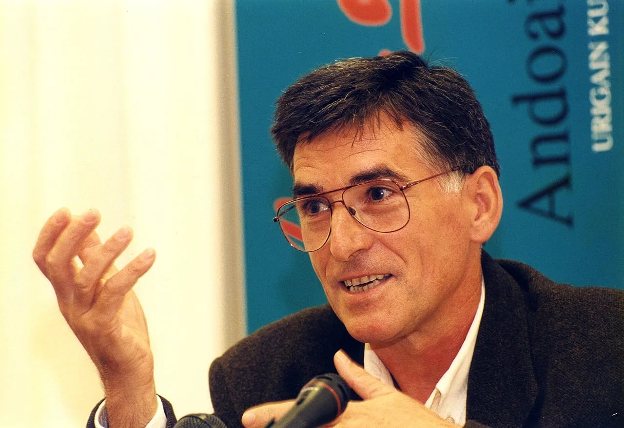 Portrait of Joan Mari Torrealdai (1942–2020) – memorial page