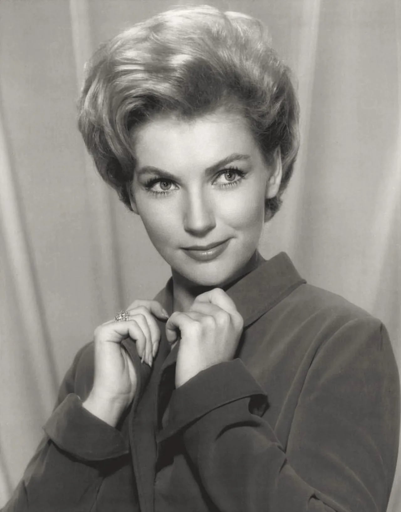 Portrait of Joan O'Brien (1936–2025) – memorial page