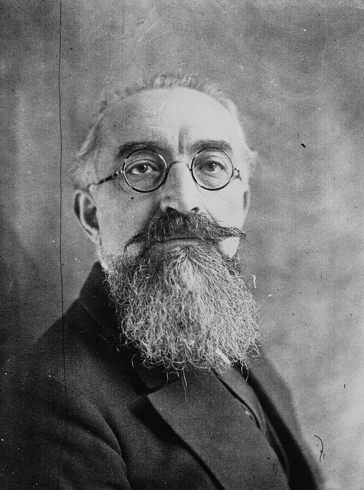 Portrait of Joannès Ravanat (1882–1958) – memorial page