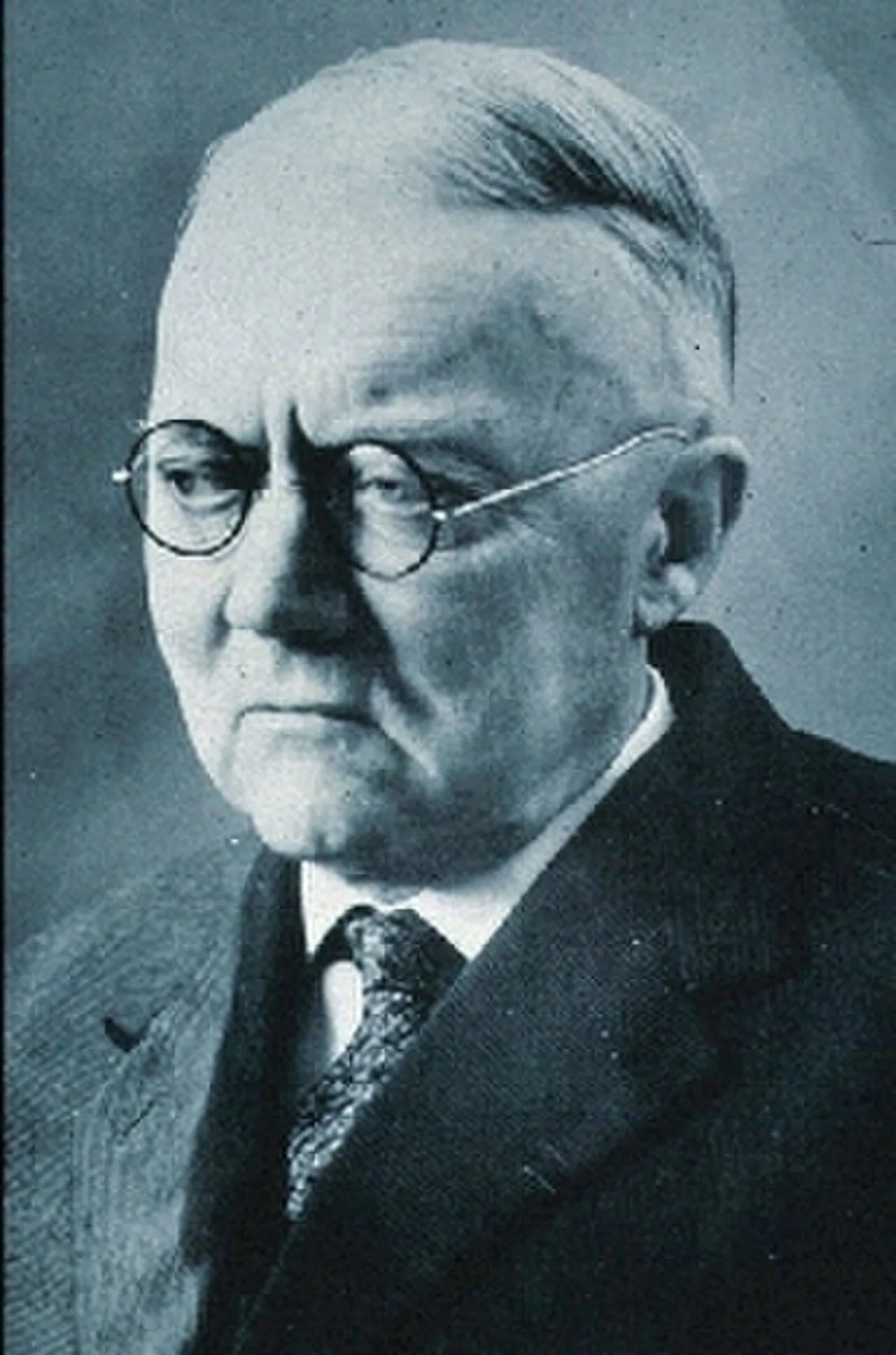 Portrait of Ernst Öpik (1893–1985) – memorial page