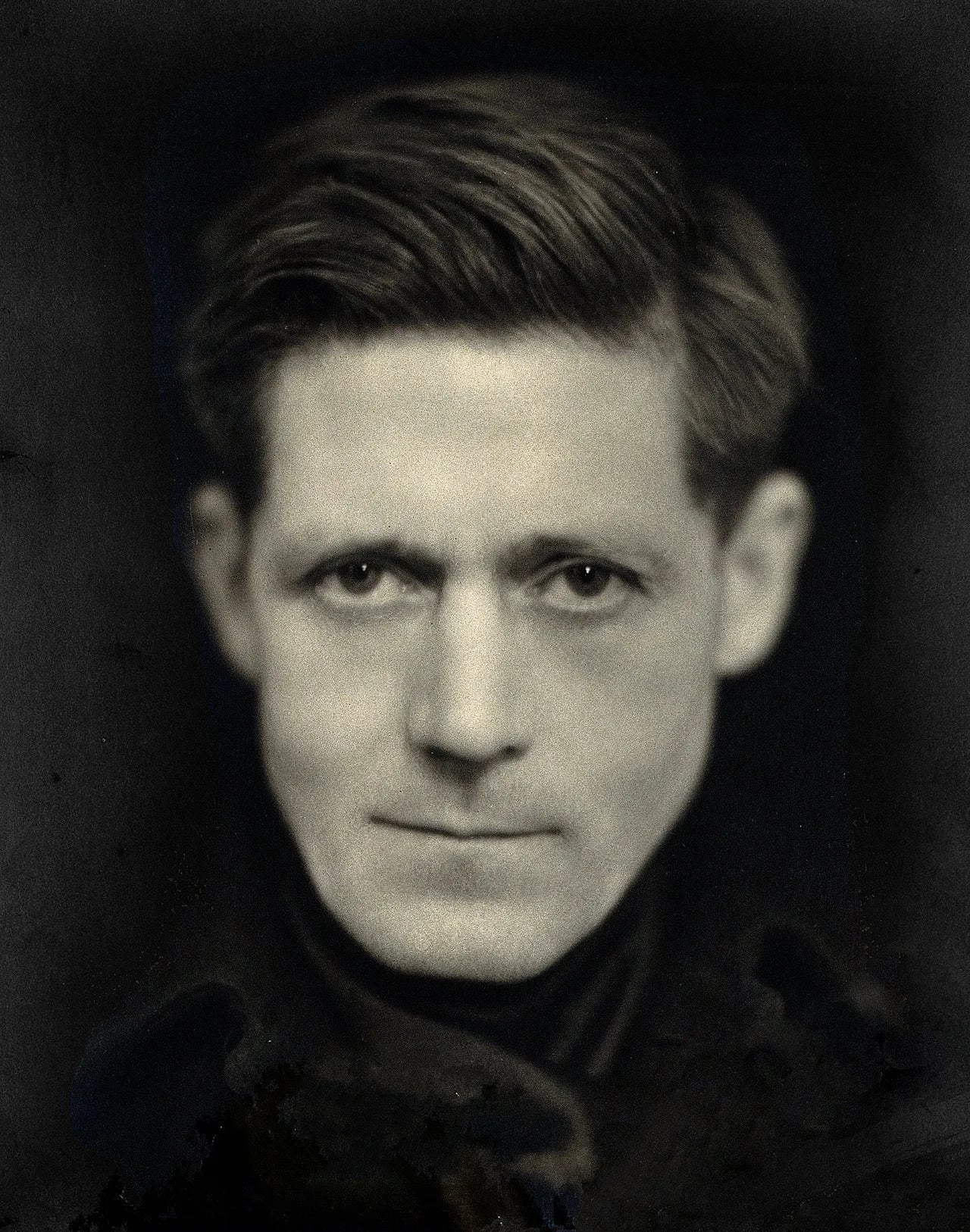 Portrait of John William Scott Macfie (1879–1948) – memorial page