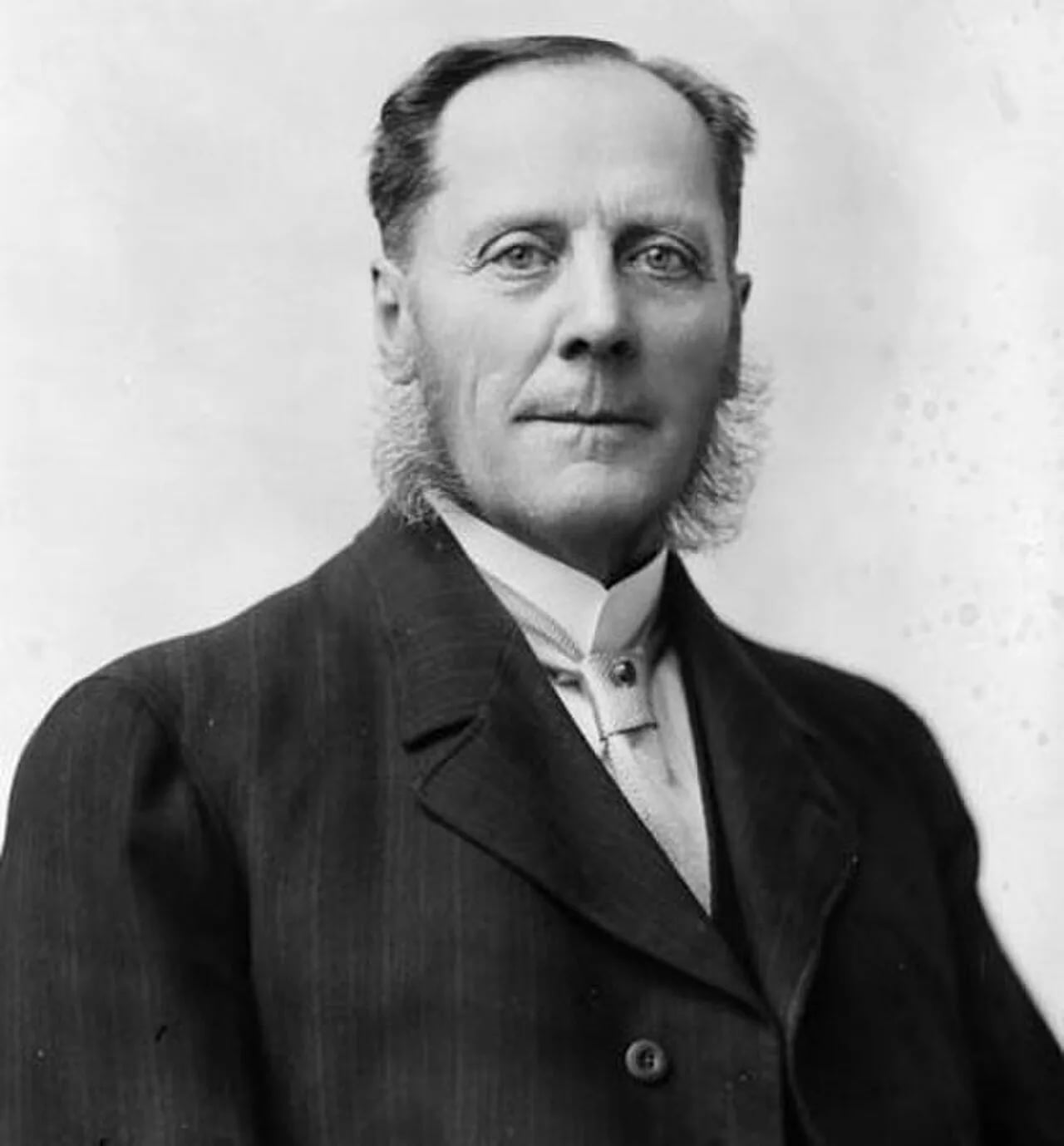 Portrait of Joseph-Hormisdas Legris (1850–1932) – memorial page