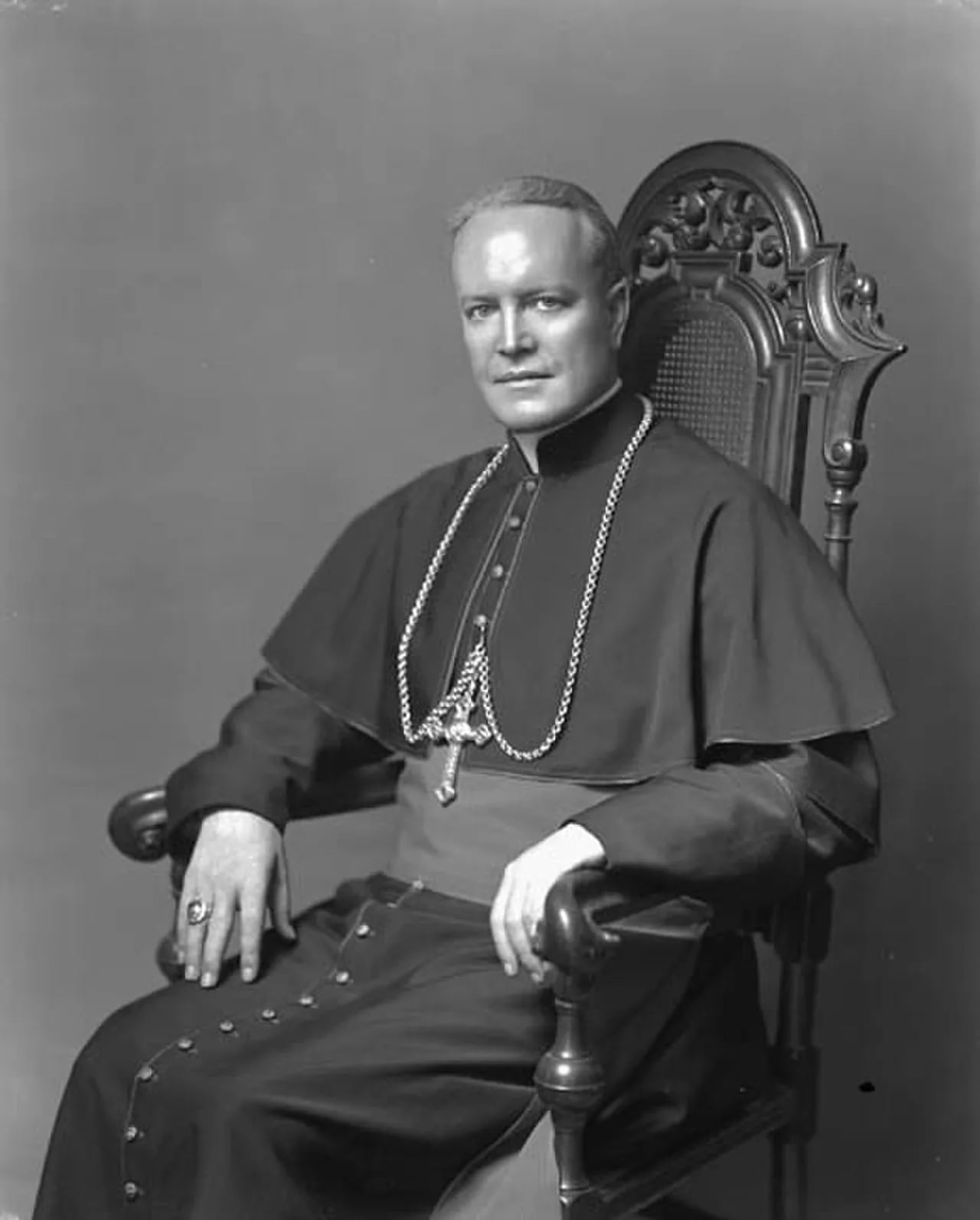 Porträt von Joseph Charbonneau (1892–1959) – Gedenkseite