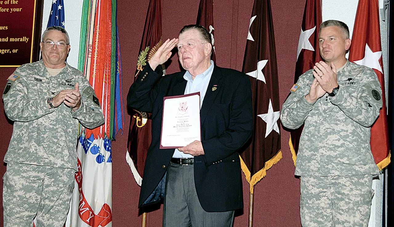 Portrait of Joseph L. Galloway (1941–2021) – memorial page
