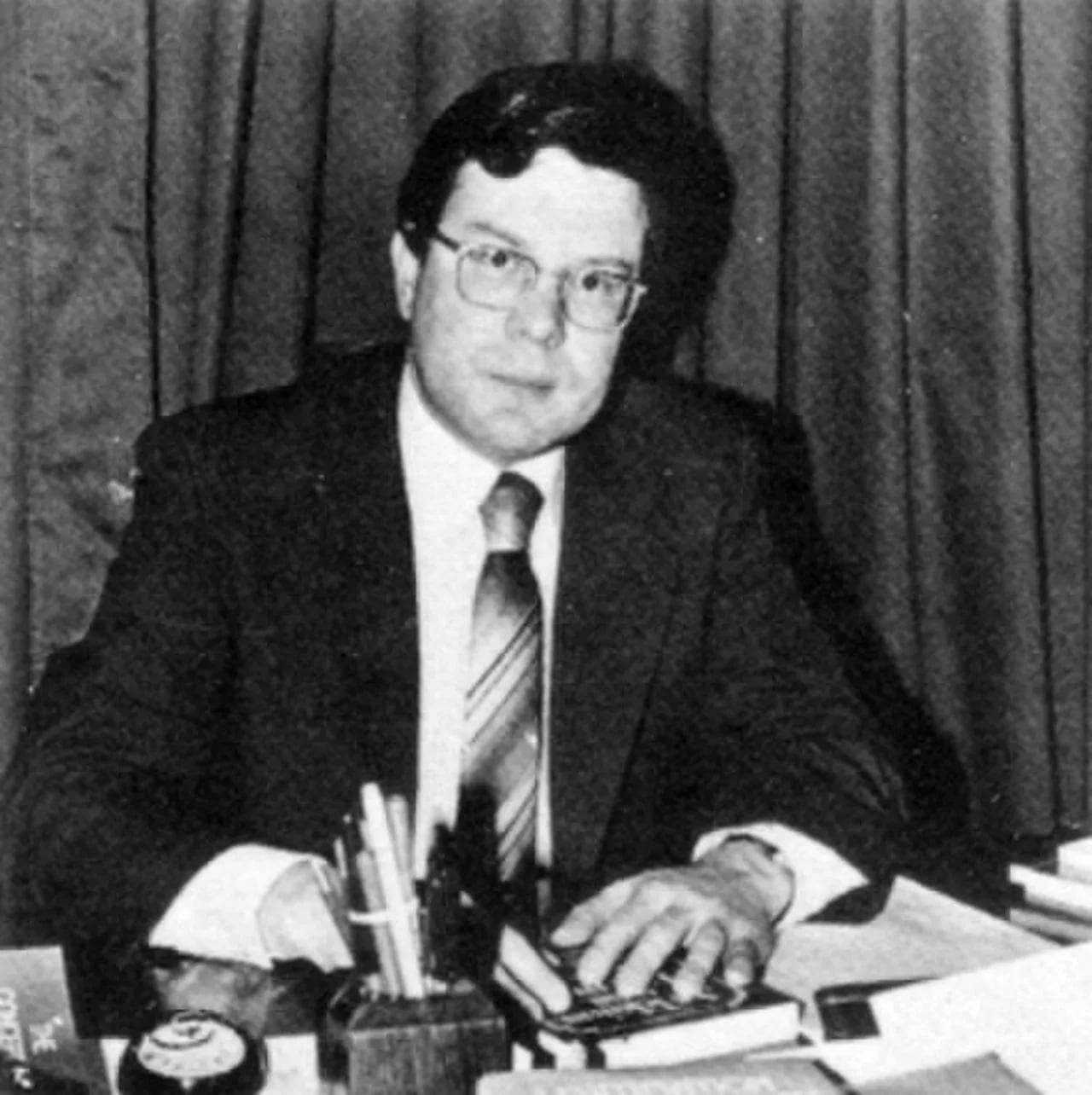 Portrait of José Guilherme Merquior (1941–1991) – memorial page