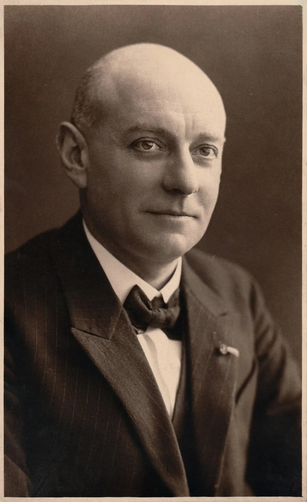 Portrait of Jules Hiernaux (1881–1944) – memorial page