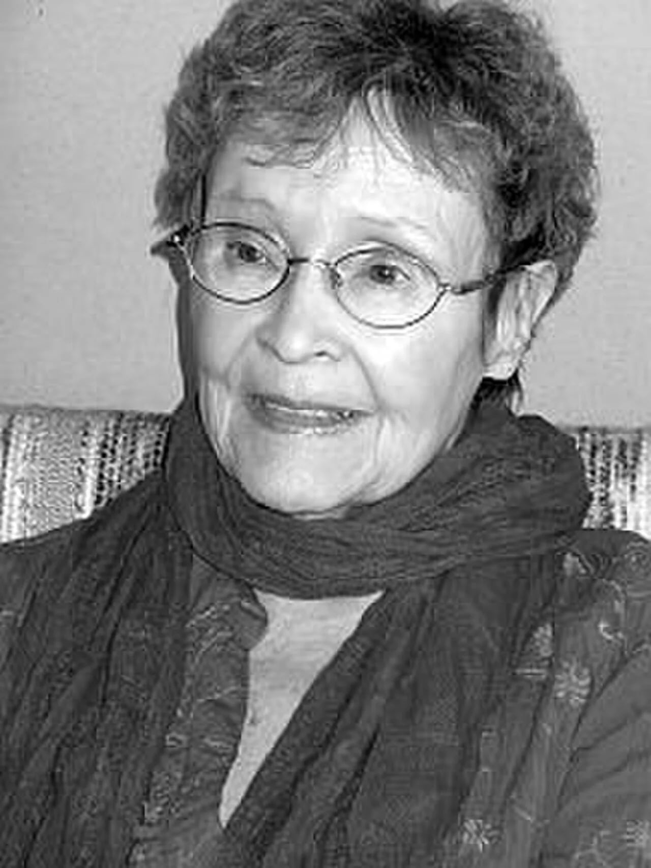 Portrait of Julie Stanton (1938–2025) – memorial page