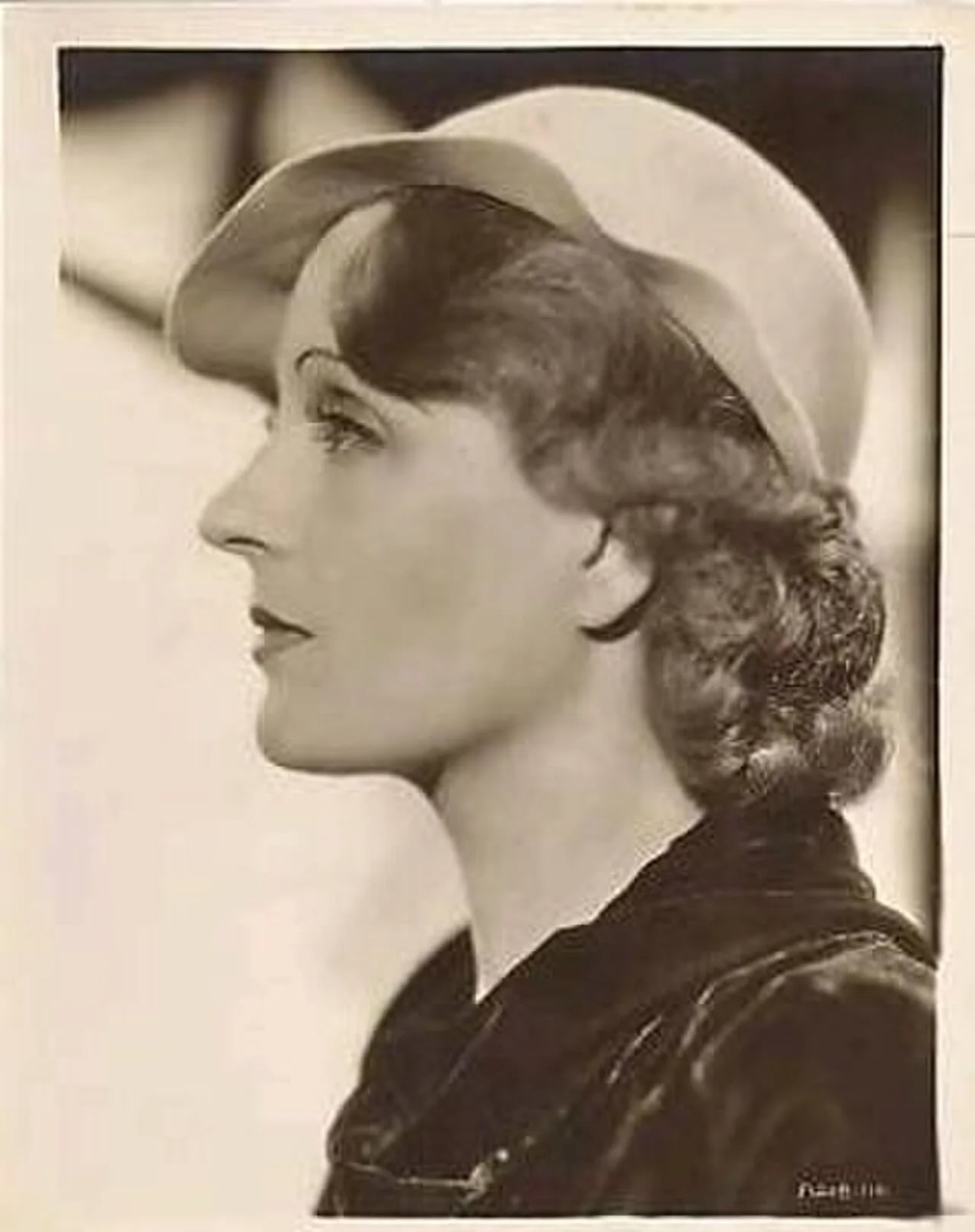 Porträt von Juliette Compton (1899–1989) – Gedenkseite