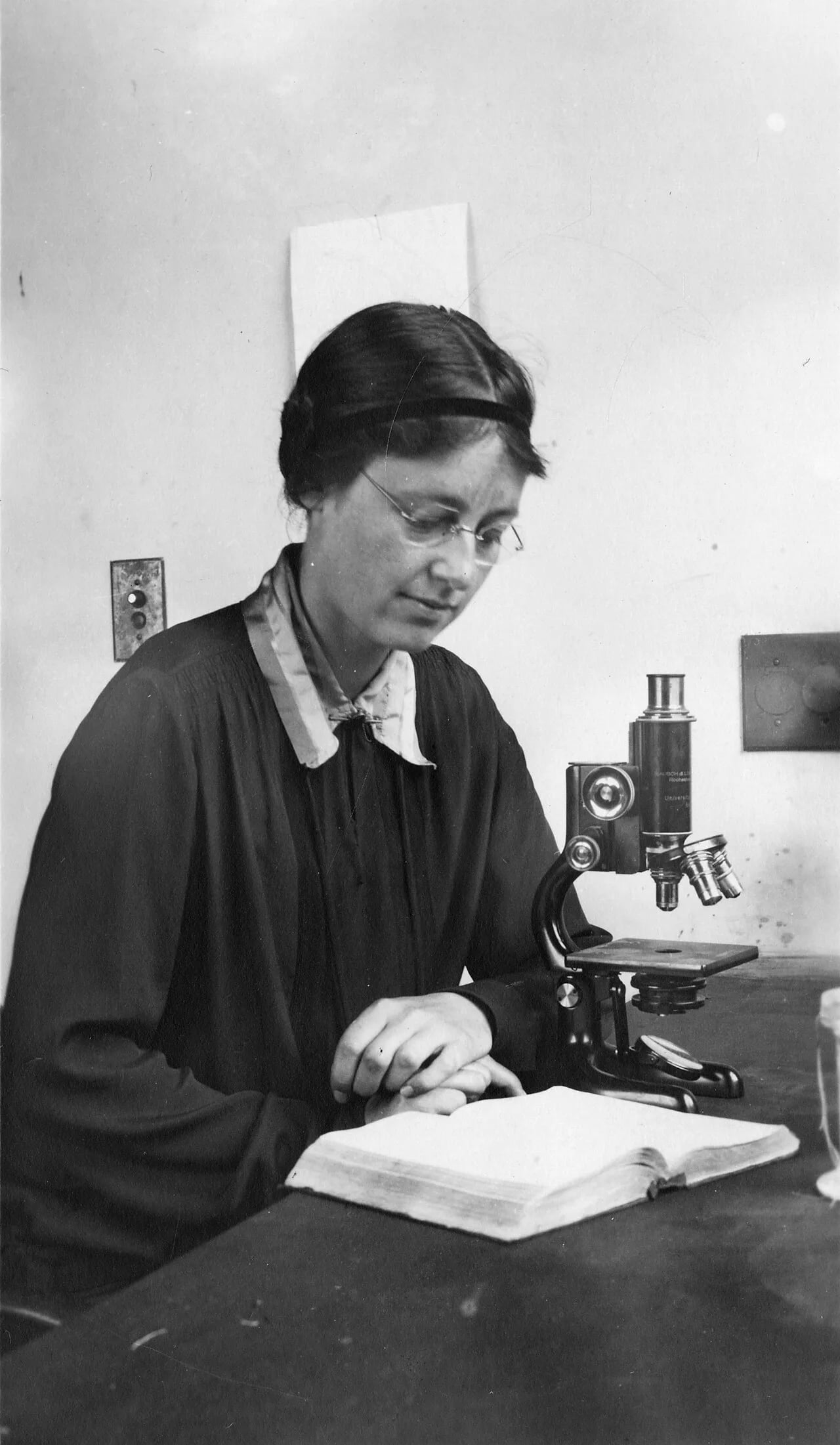 Porträt von Kathleen Mary Drew-Baker (1901–1957) – Gedenkseite