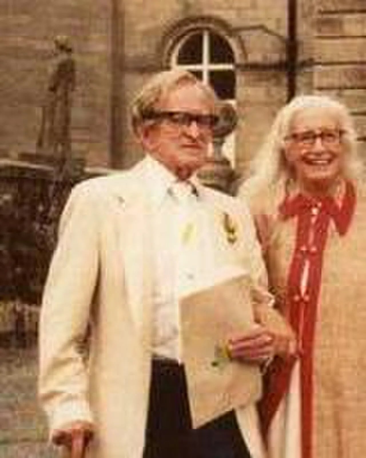 Portrait of Maxwell Fry (1899–1987) – memorial page