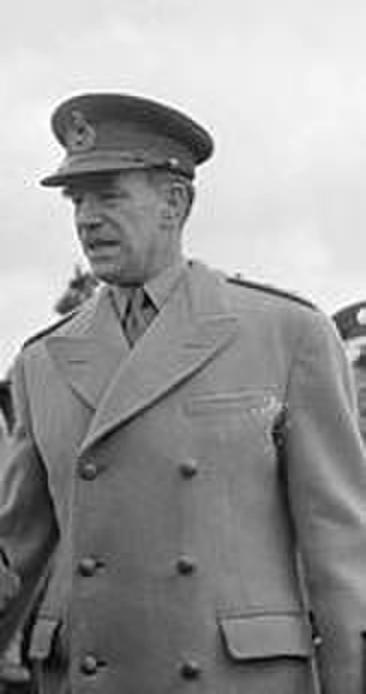 Portrait of Brian Robertson, 1. Baron Robertson of Oakridge (1896–1974) – memorial page