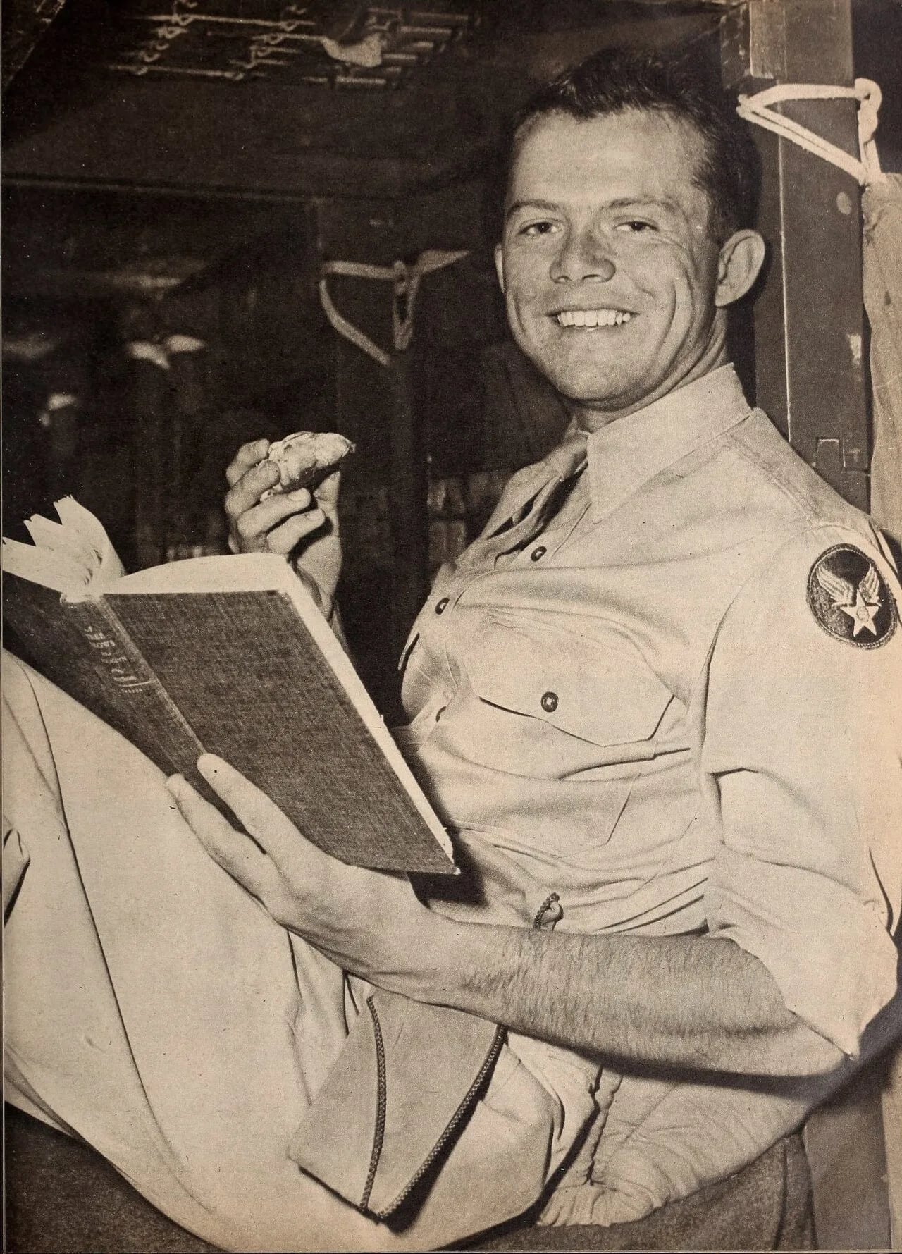 Porträt von Lon McCallister (1923–2005) – Gedenkseite