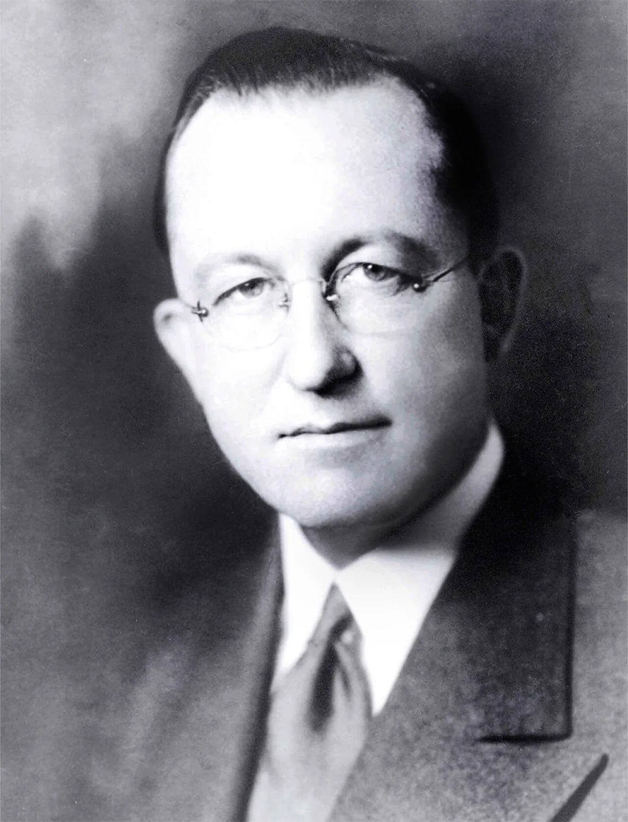 Portrait of James Oscar McKinsey (1889–1937) – memorial page
