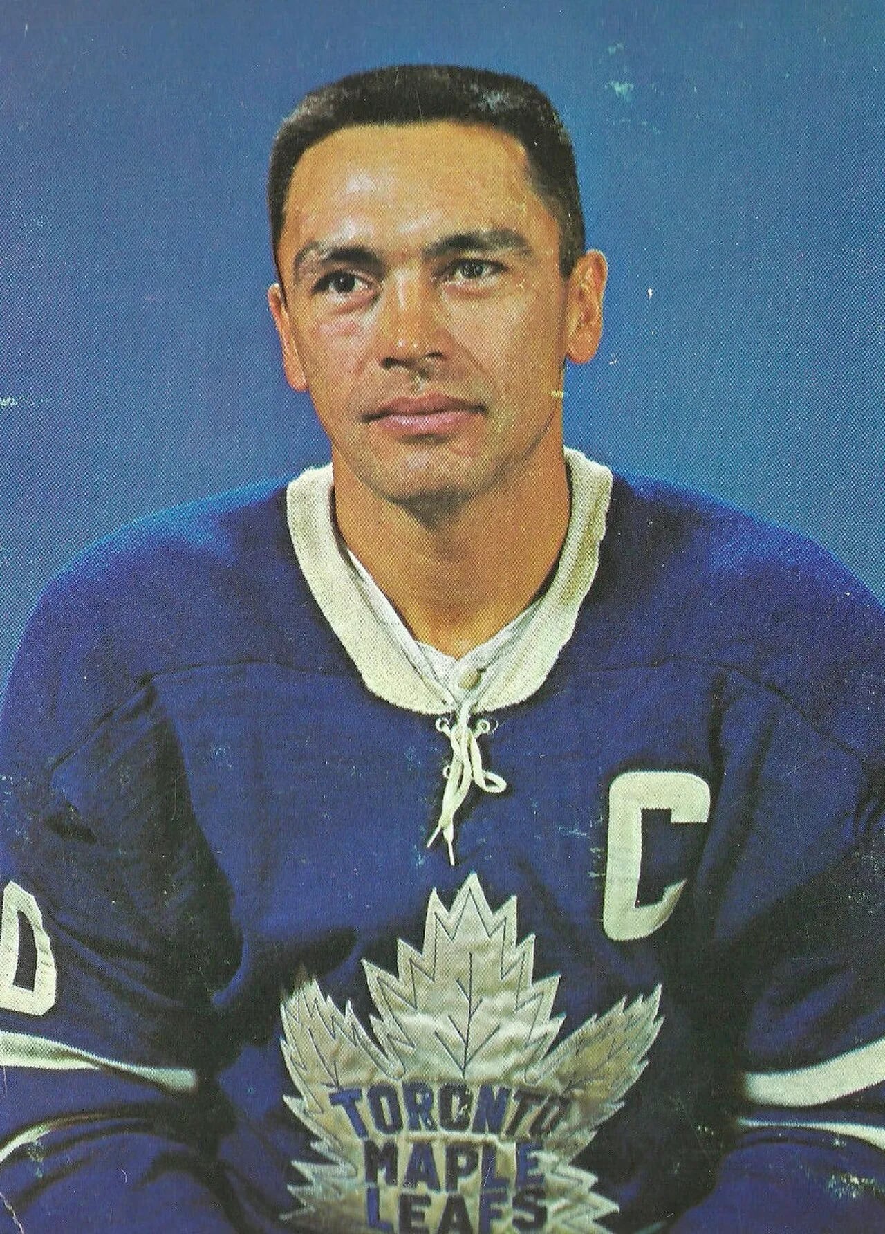 Porträt von Chief Armstrong (1930–2021) – Gedenkseite