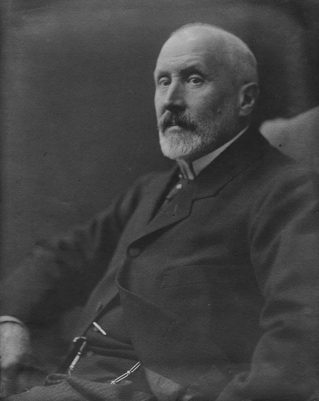Porträt von Loránd Eötvös (1848–1919) – Gedenkseite