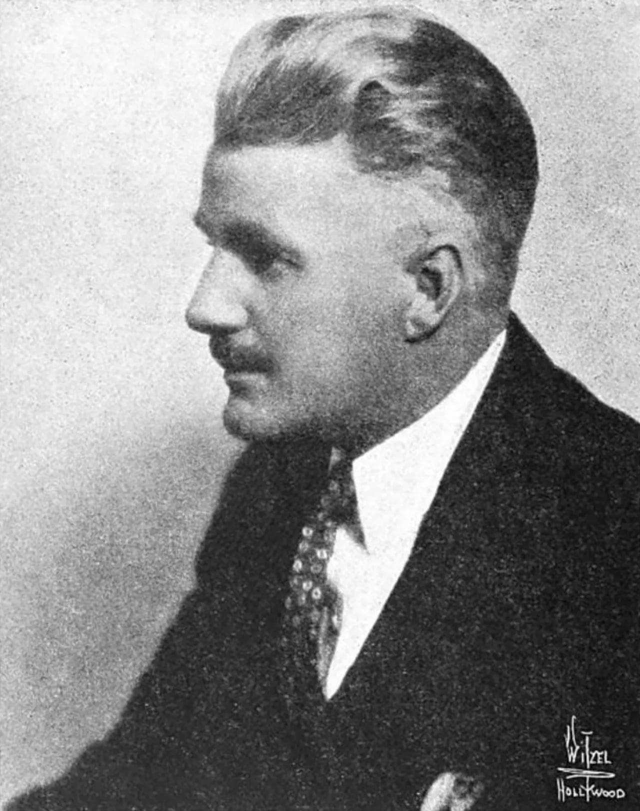 Portrait of Leslie Pearce (1887–1977) – memorial page