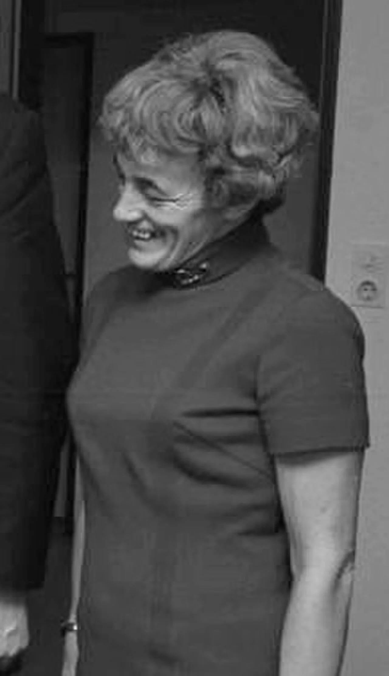 Portrait of Lenore Romney (1908–1998) – memorial page