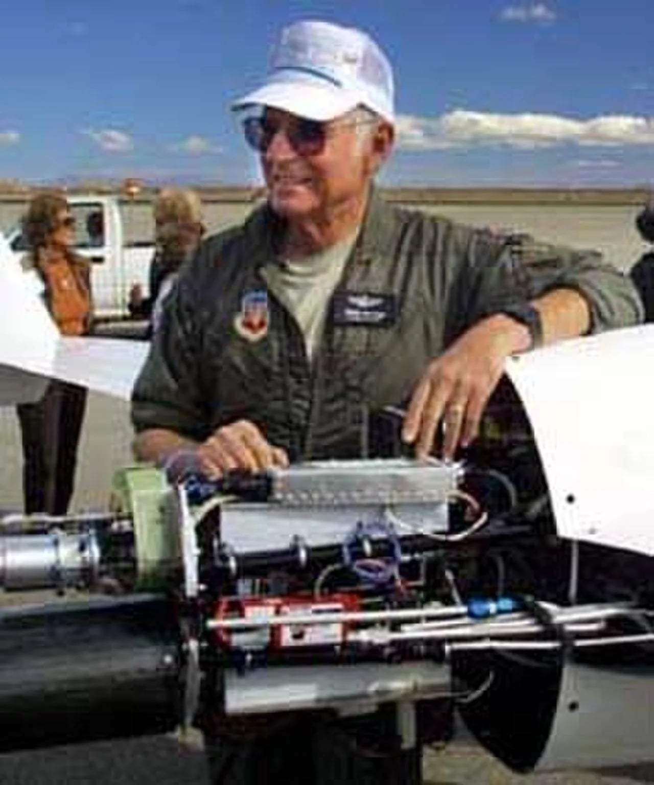 Porträt von Dick Rutan (1938–2024) – Gedenkseite