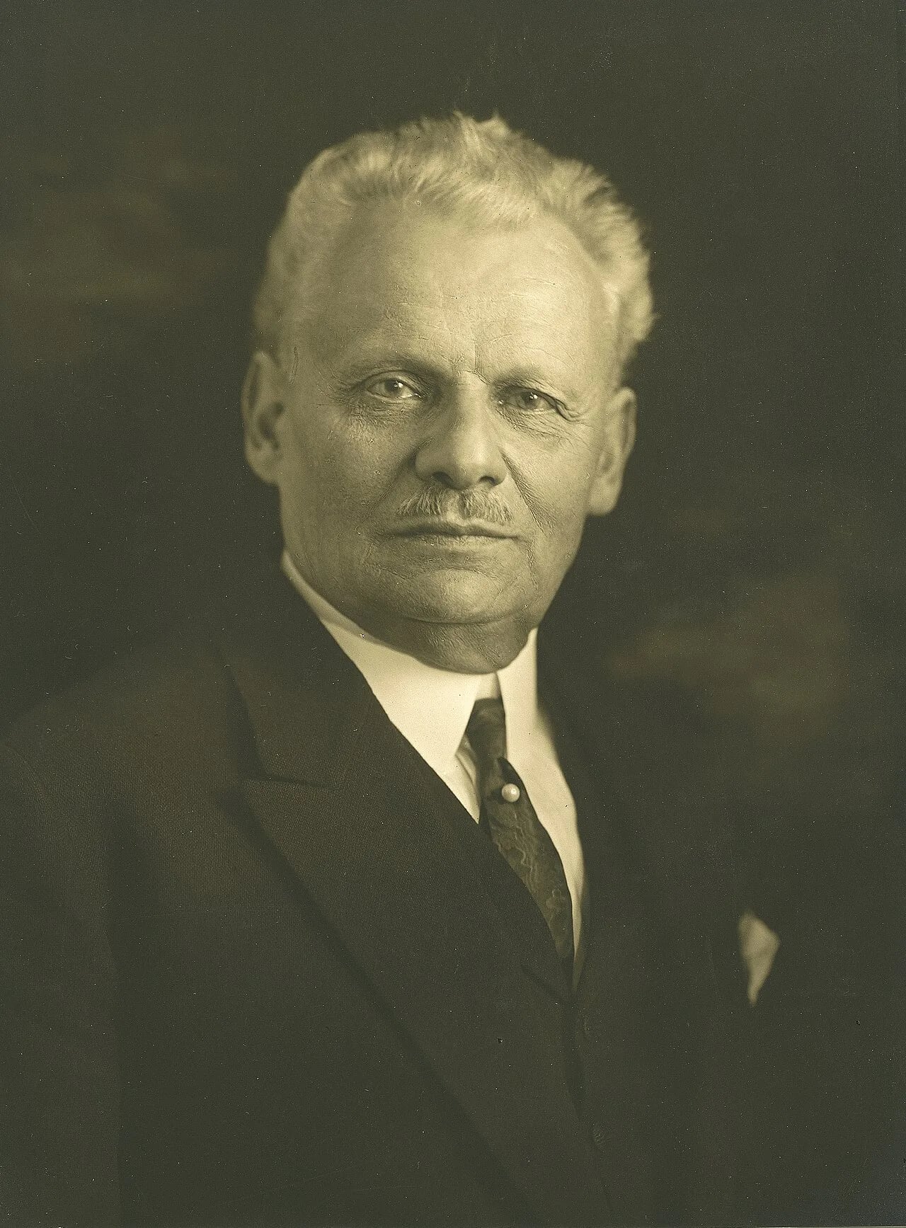 Portrait of Eduard Spelterini (1852–1931) – memorial page