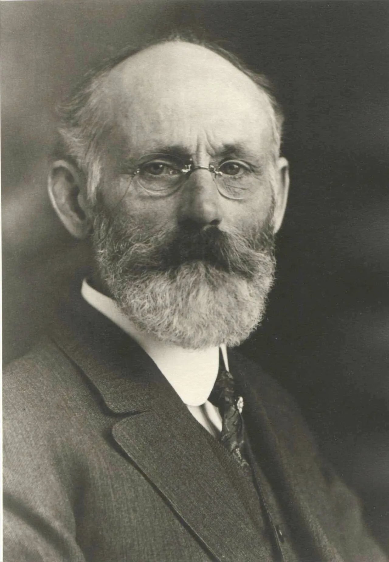 Portrait of Robert Crosbie (1849–1919) – memorial page